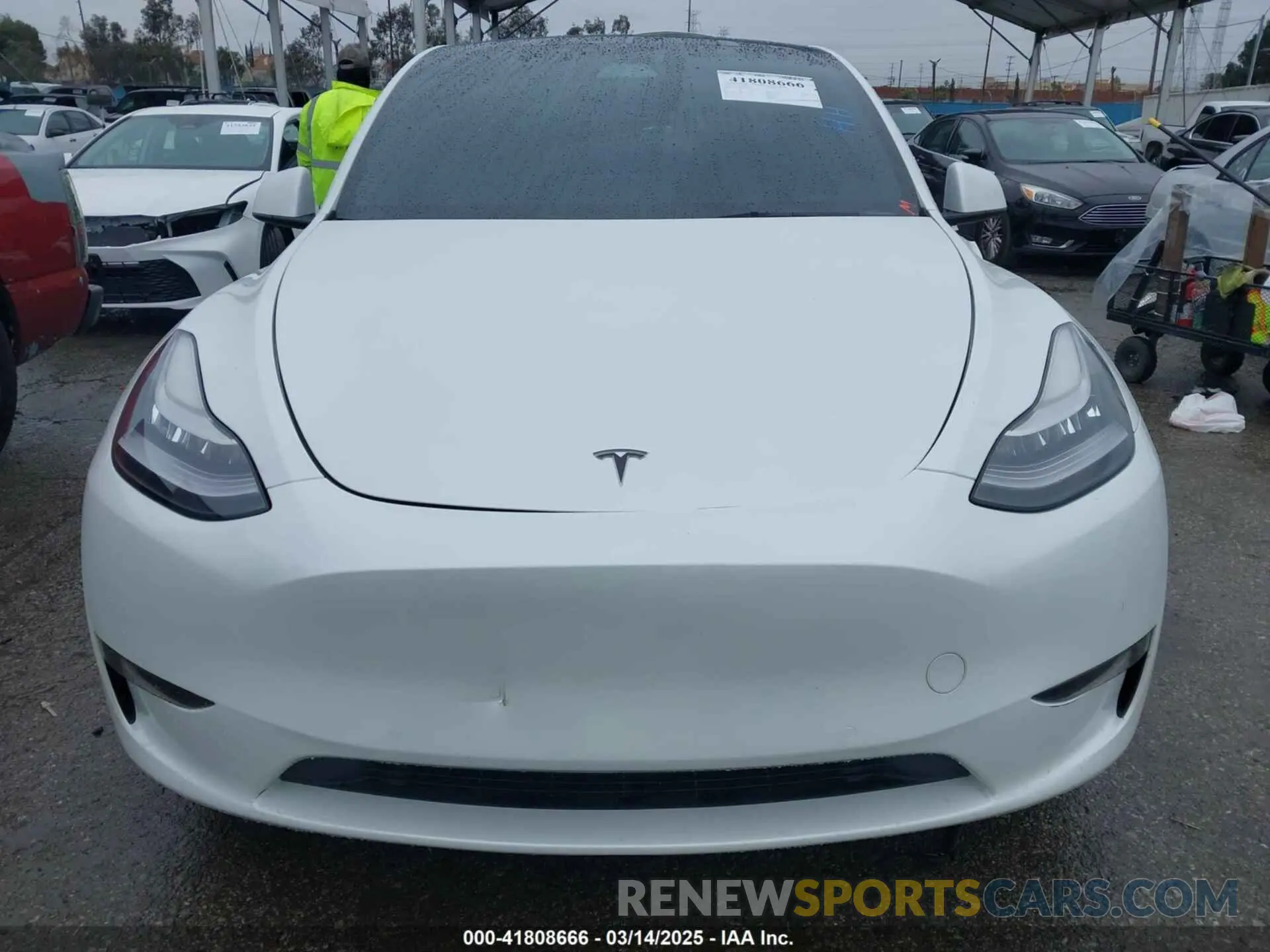 11 Photograph of a damaged car 5YJYGAEE2MF260142 TESLA MODEL Y 2021