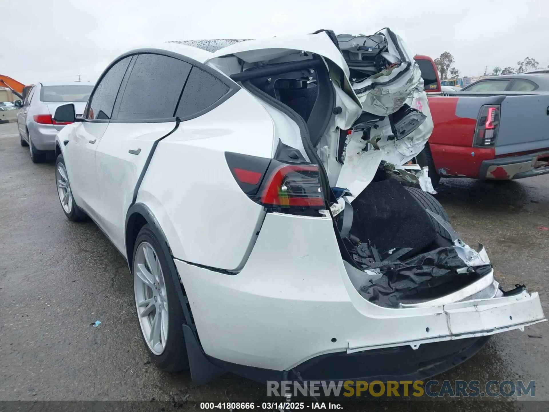 3 Photograph of a damaged car 5YJYGAEE2MF260142 TESLA MODEL Y 2021
