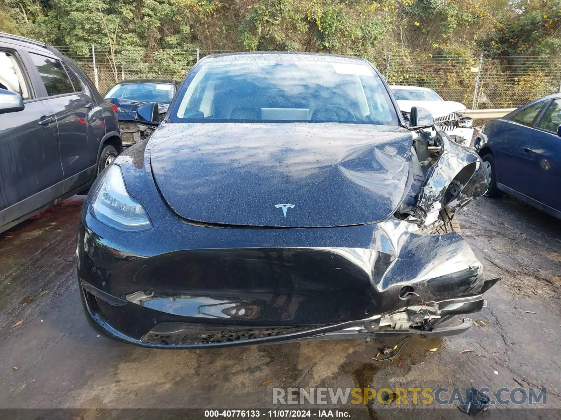12 Photograph of a damaged car 5YJYGAEE2MF273201 TESLA MODEL Y 2021