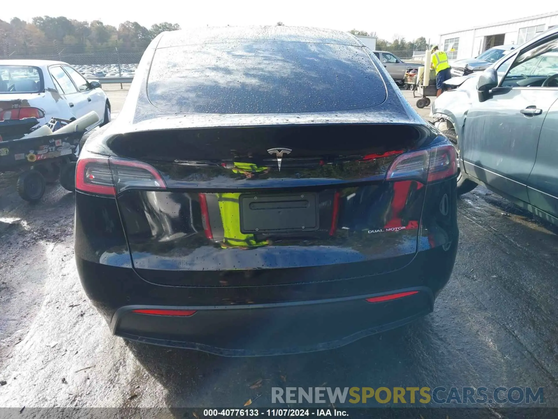 16 Photograph of a damaged car 5YJYGAEE2MF273201 TESLA MODEL Y 2021