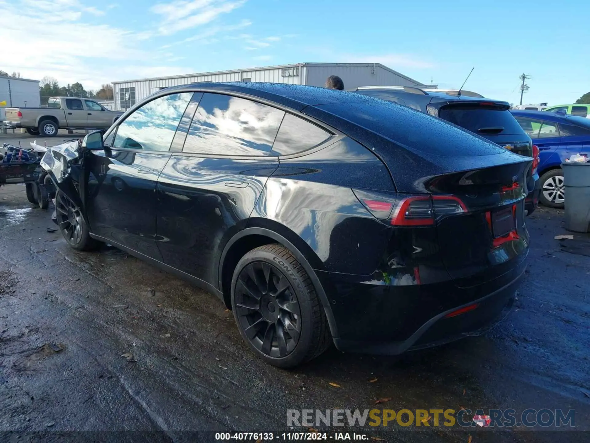 3 Photograph of a damaged car 5YJYGAEE2MF273201 TESLA MODEL Y 2021