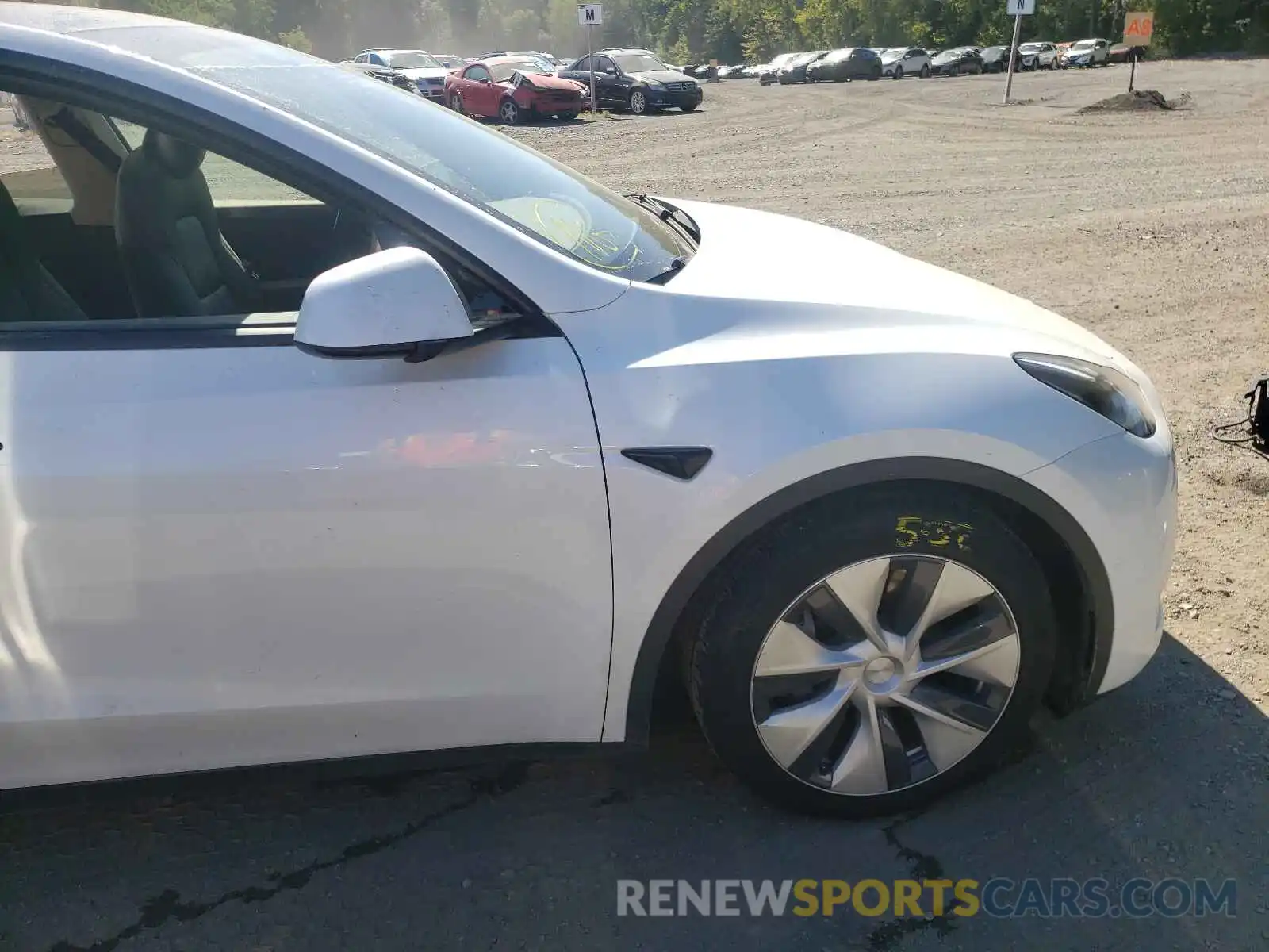 10 Photograph of a damaged car 5YJYGAEE3MF145923 TESLA MODEL Y 2021