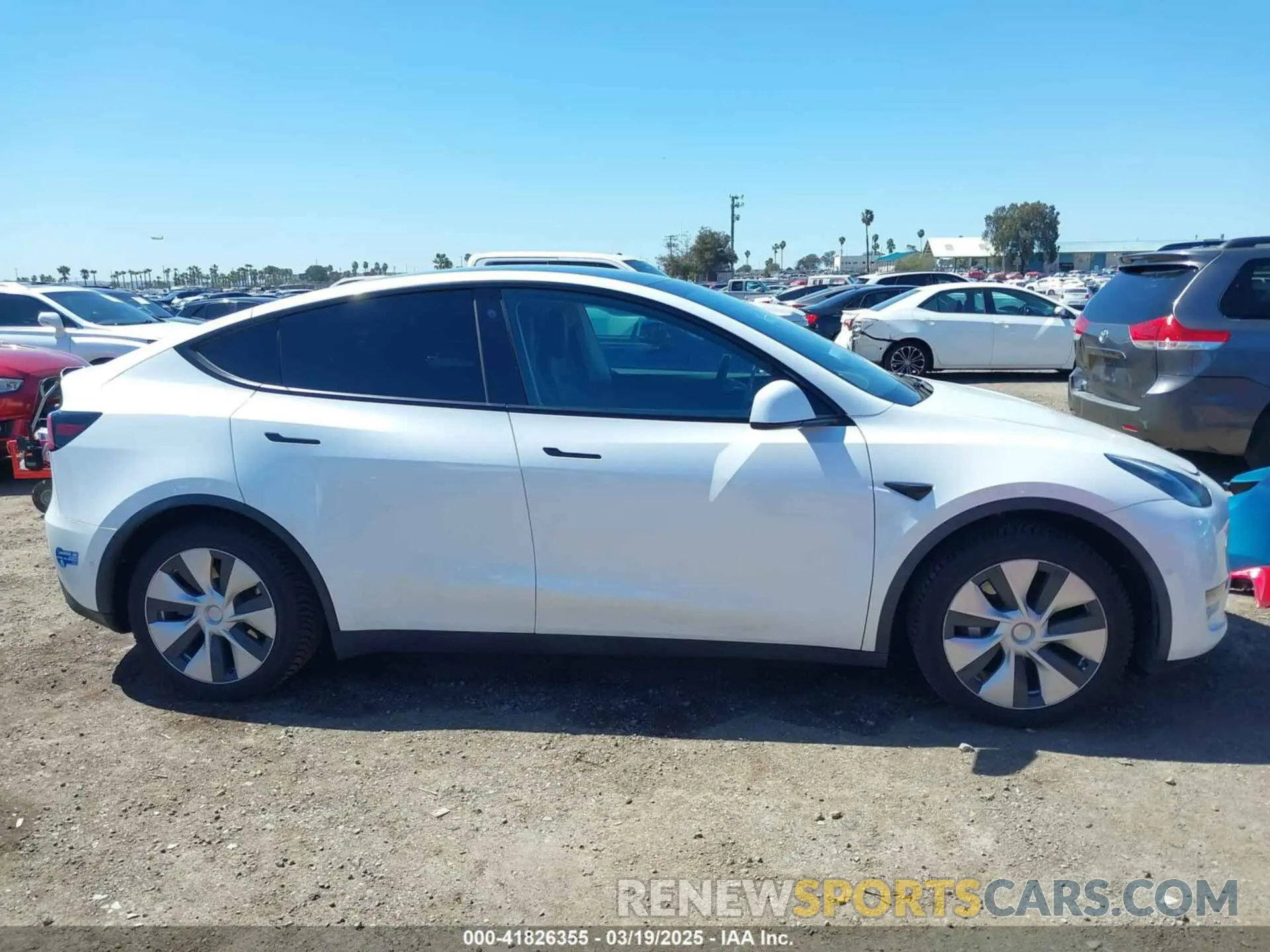 13 Photograph of a damaged car 5YJYGAEE3MF172961 TESLA MODEL Y 2021