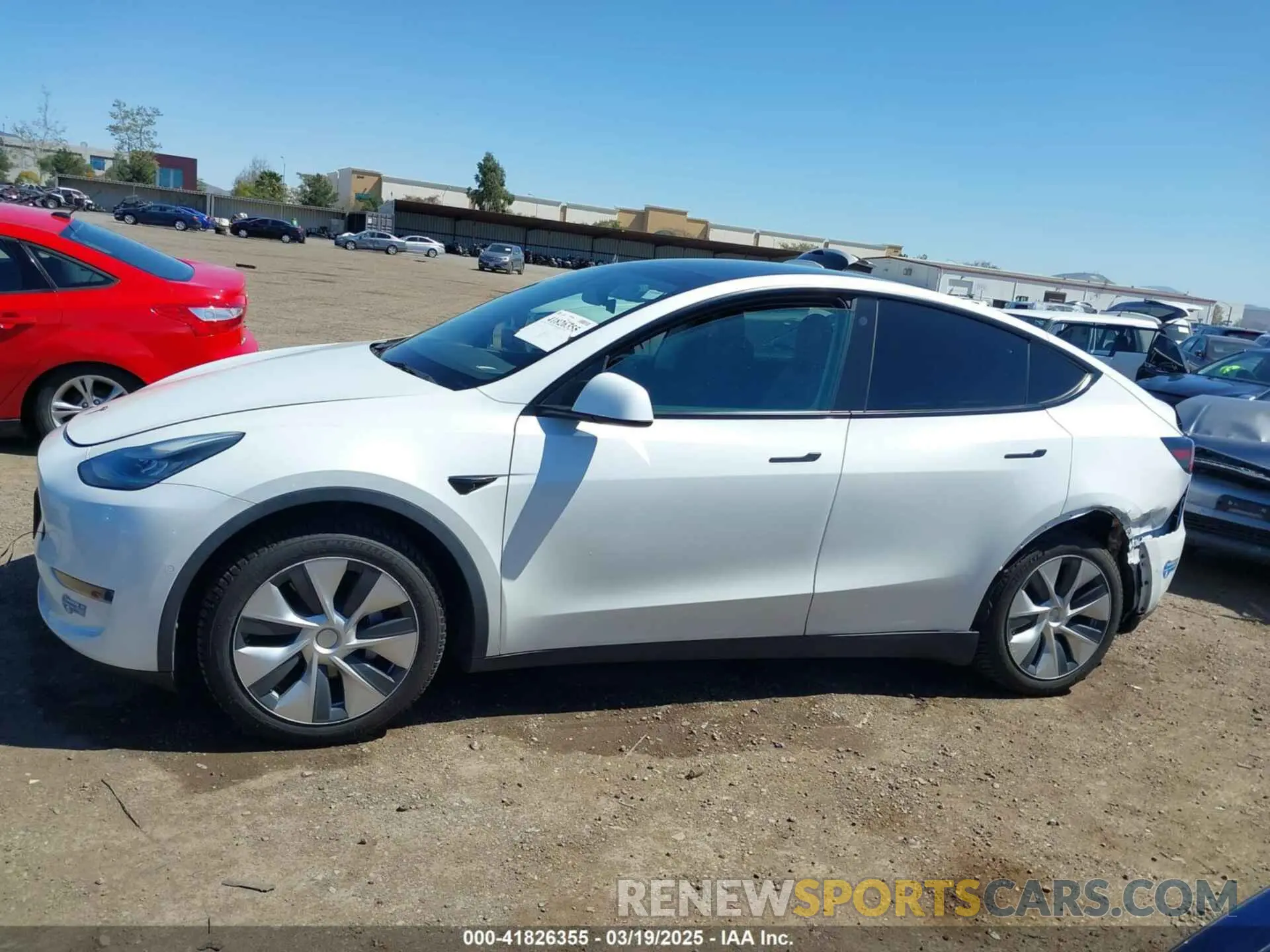 14 Photograph of a damaged car 5YJYGAEE3MF172961 TESLA MODEL Y 2021