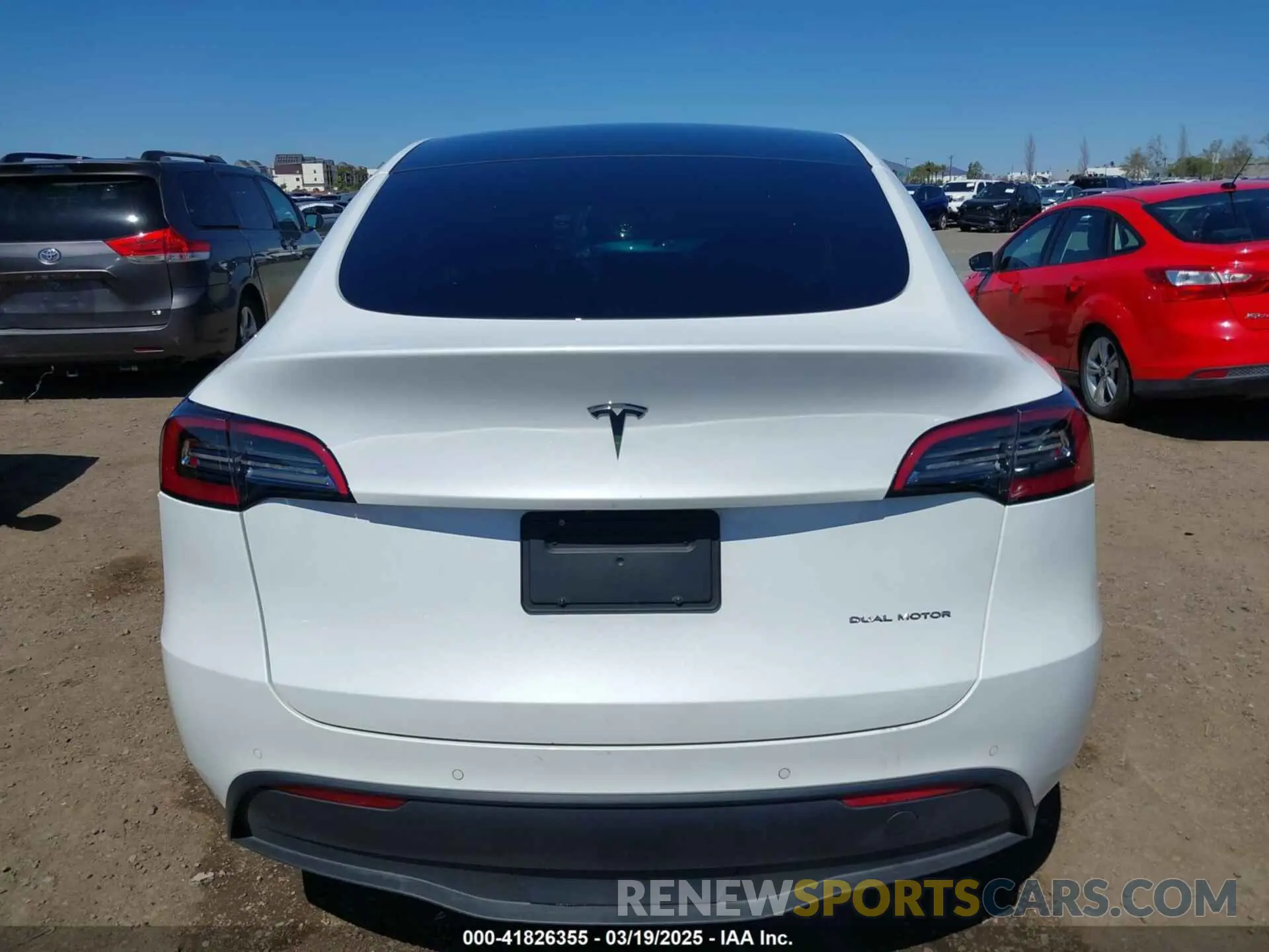 16 Photograph of a damaged car 5YJYGAEE3MF172961 TESLA MODEL Y 2021