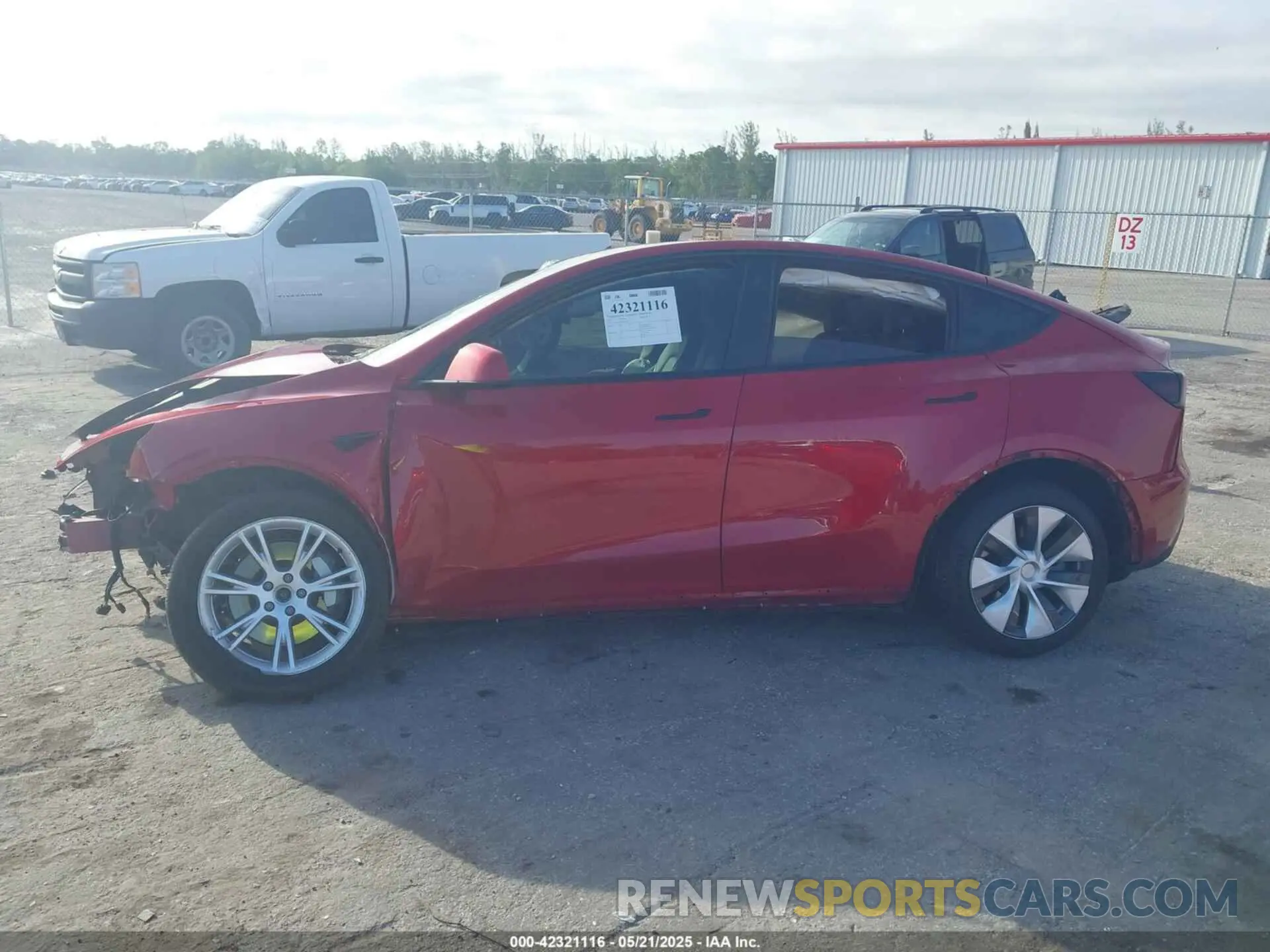 14 Photograph of a damaged car 5YJYGAEE3MF184396 TESLA MODEL Y 2021