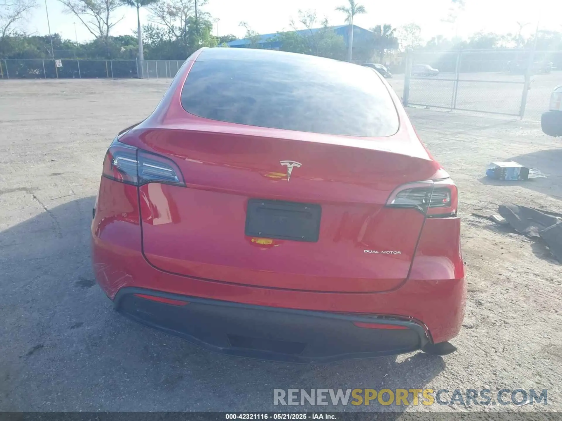 16 Photograph of a damaged car 5YJYGAEE3MF184396 TESLA MODEL Y 2021