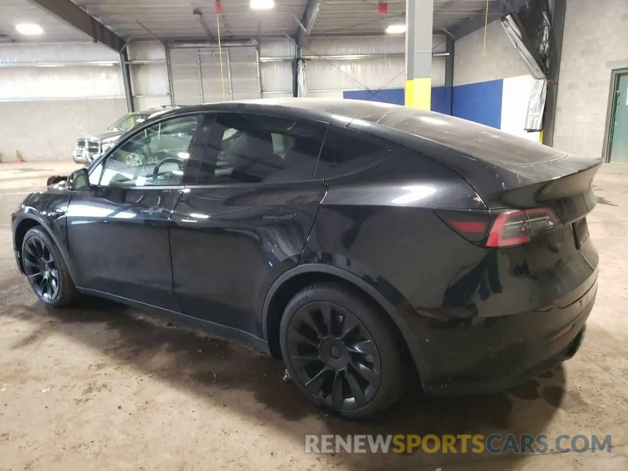 2 Photograph of a damaged car 5YJYGAEE3MF185726 TESLA MODEL Y 2021