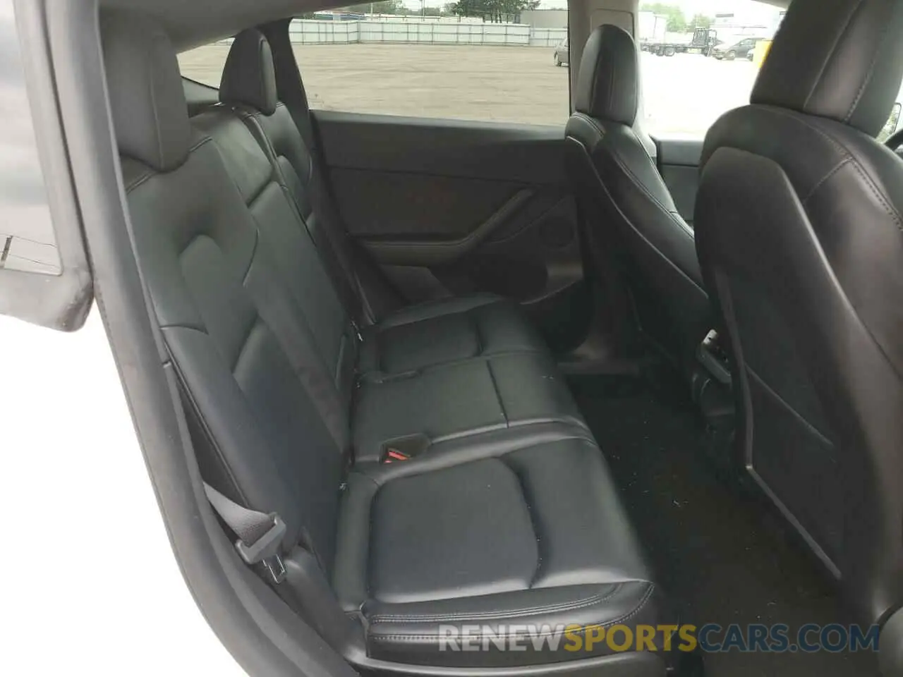 11 Photograph of a damaged car 5YJYGAEE3MF188366 TESLA MODEL Y 2021