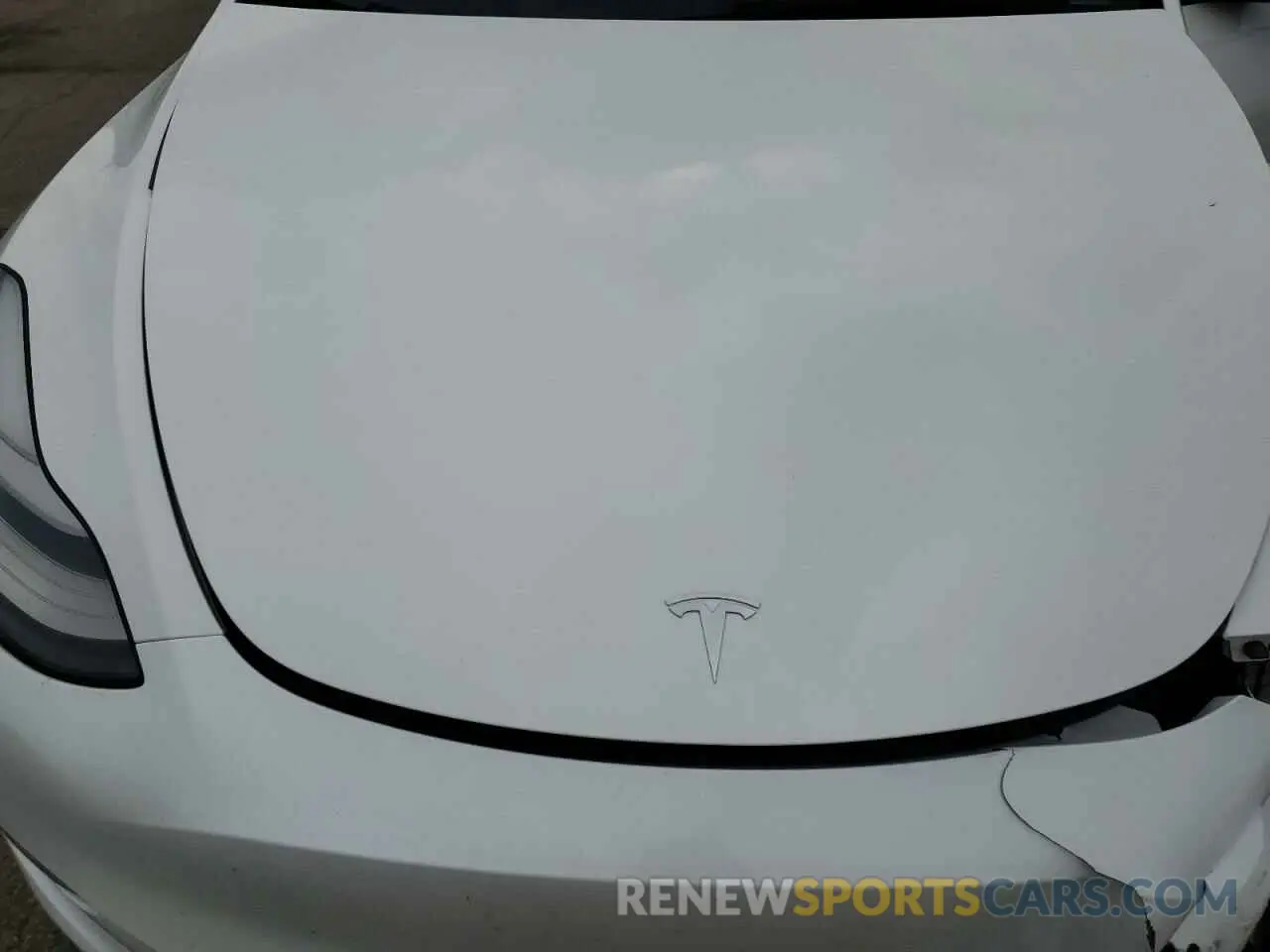 12 Photograph of a damaged car 5YJYGAEE3MF188366 TESLA MODEL Y 2021