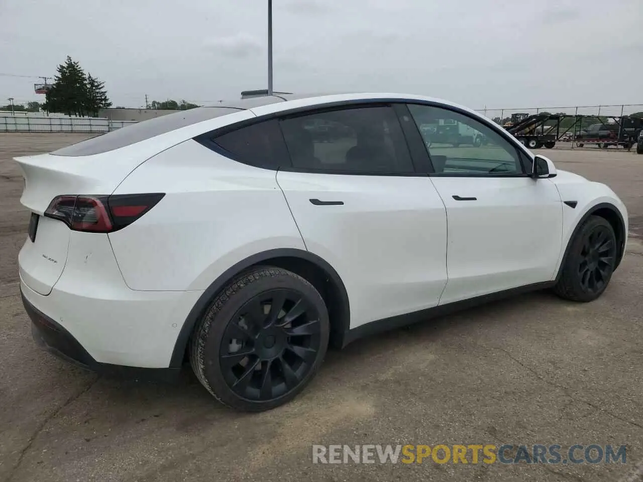 3 Photograph of a damaged car 5YJYGAEE3MF188366 TESLA MODEL Y 2021