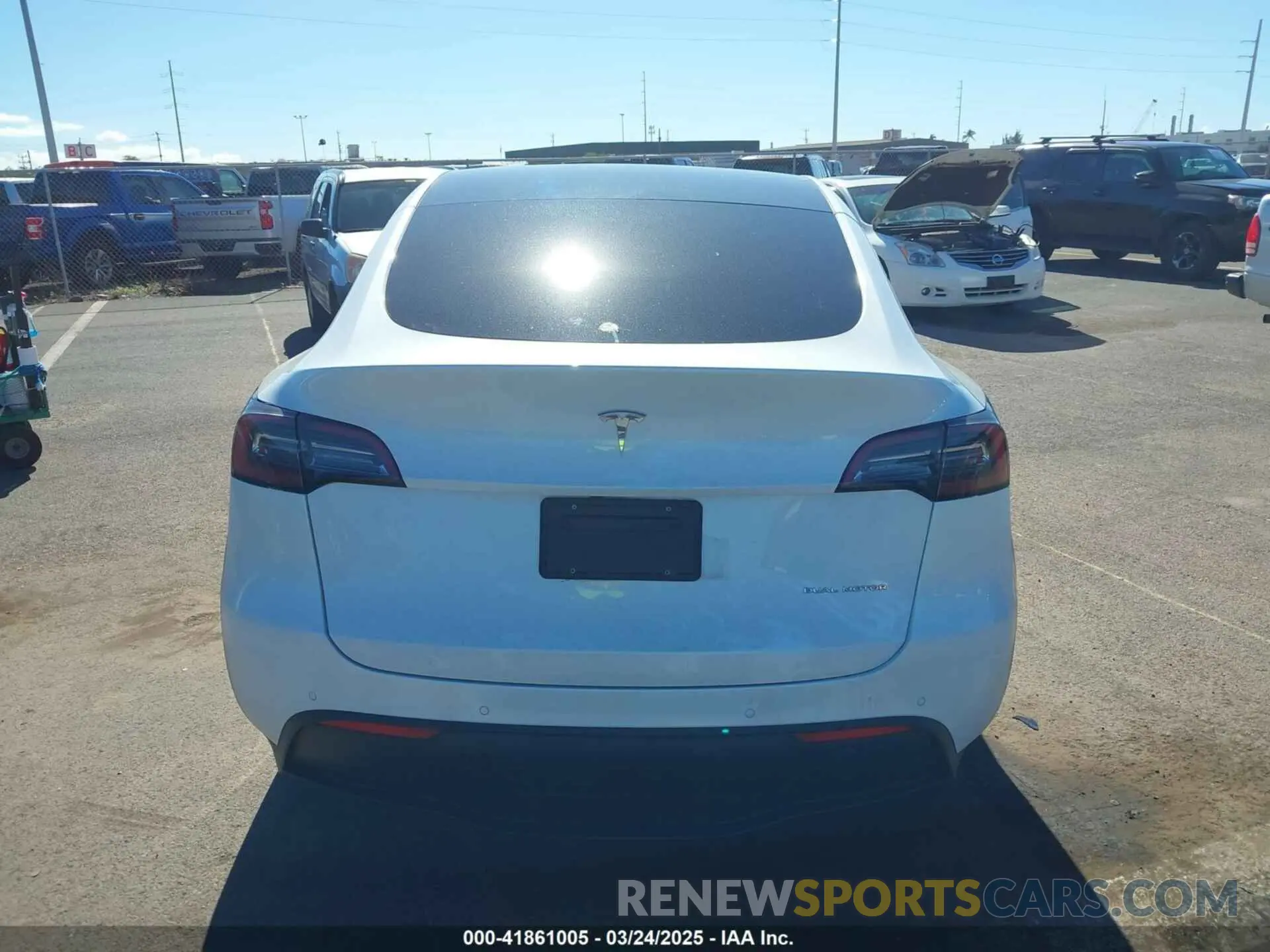 16 Photograph of a damaged car 5YJYGAEE3MF194197 TESLA MODEL Y 2021