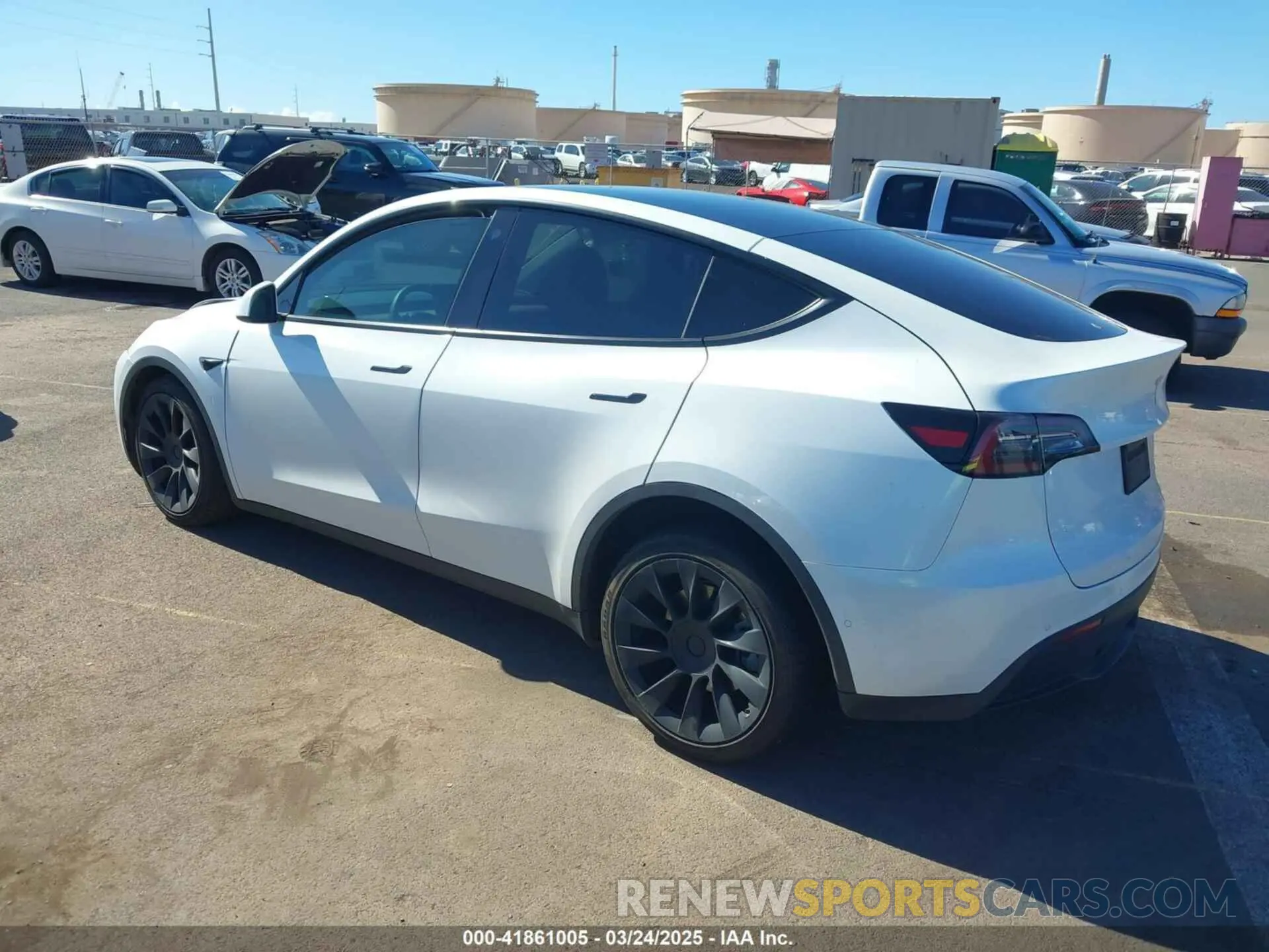 3 Photograph of a damaged car 5YJYGAEE3MF194197 TESLA MODEL Y 2021