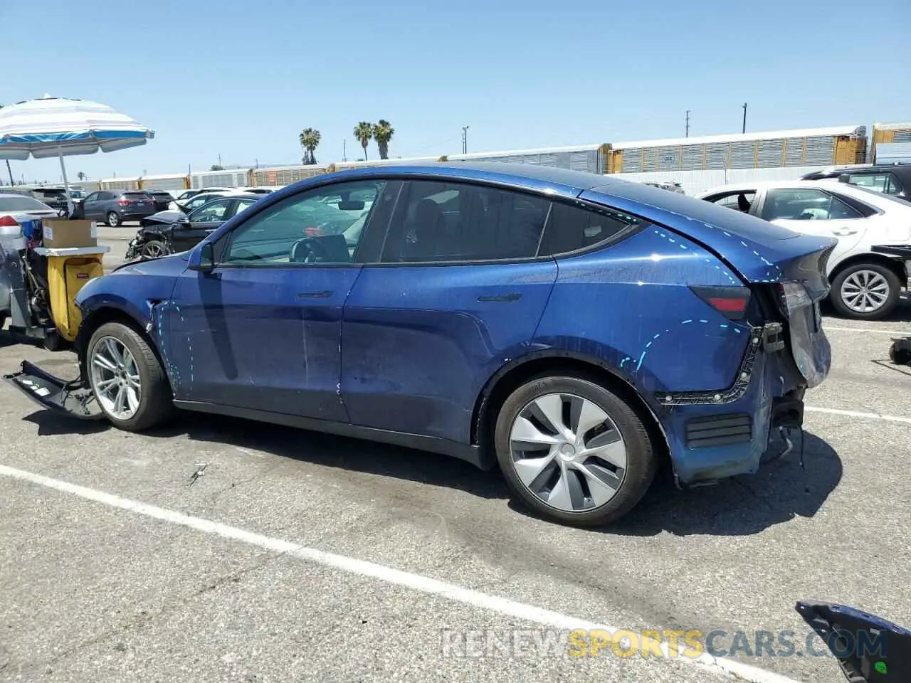 2 Photograph of a damaged car 5YJYGAEE3MF196385 TESLA MODEL Y 2021