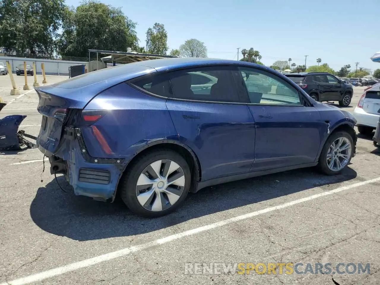 3 Photograph of a damaged car 5YJYGAEE3MF196385 TESLA MODEL Y 2021
