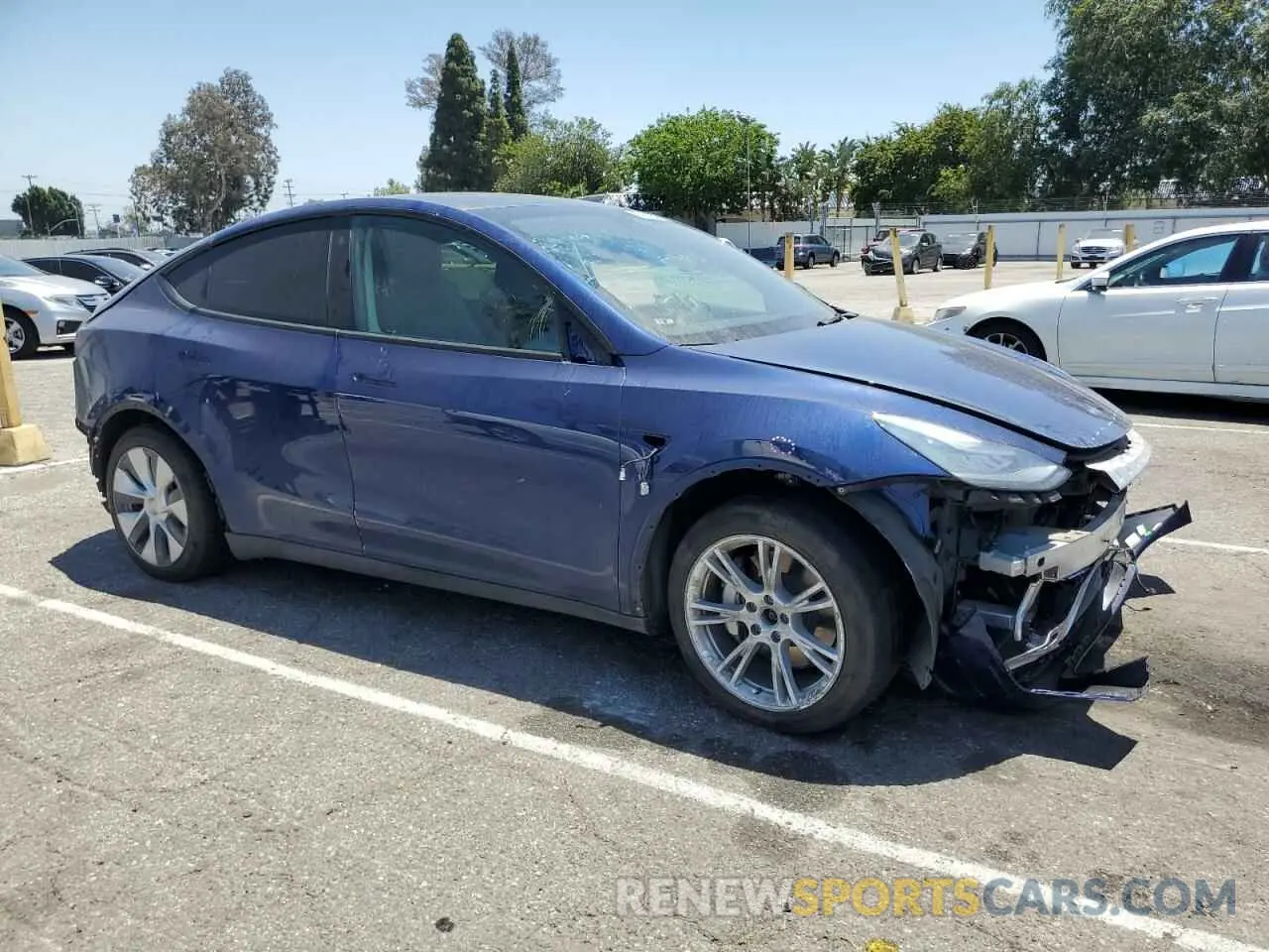 4 Photograph of a damaged car 5YJYGAEE3MF196385 TESLA MODEL Y 2021