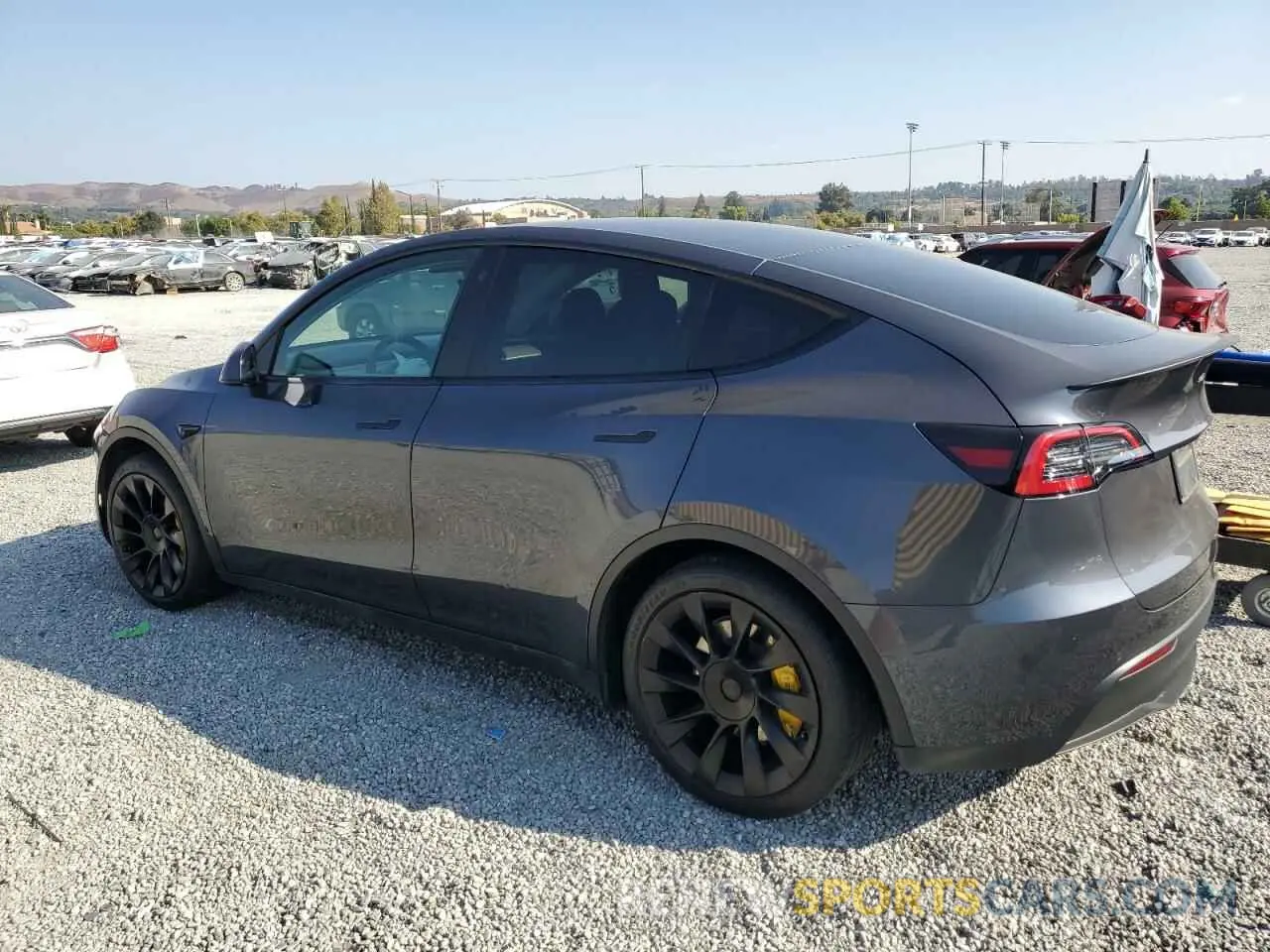 2 Photograph of a damaged car 5YJYGAEE3MF200905 TESLA MODEL Y 2021
