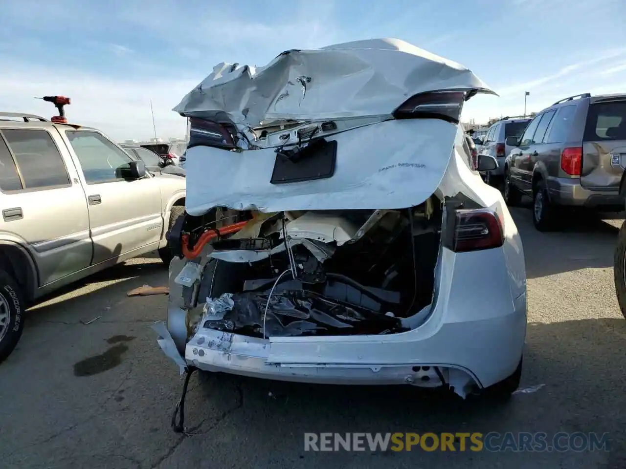 6 Photograph of a damaged car 5YJYGAEE3MF206512 TESLA MODEL Y 2021