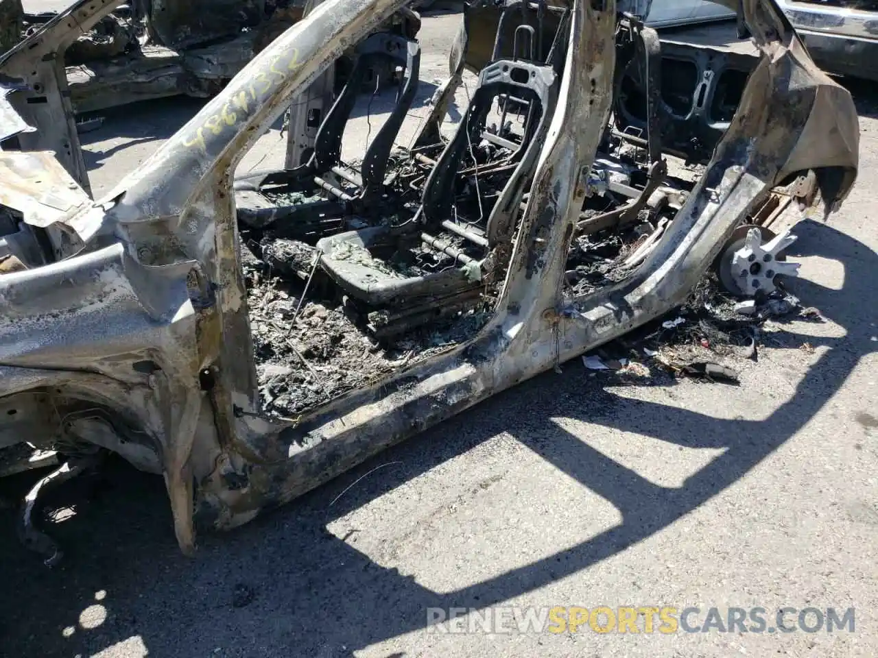 10 Photograph of a damaged car 5YJYGAEE3MF216764 TESLA MODEL Y 2021