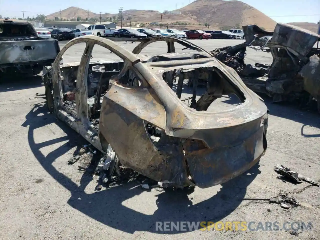 3 Photograph of a damaged car 5YJYGAEE3MF216764 TESLA MODEL Y 2021