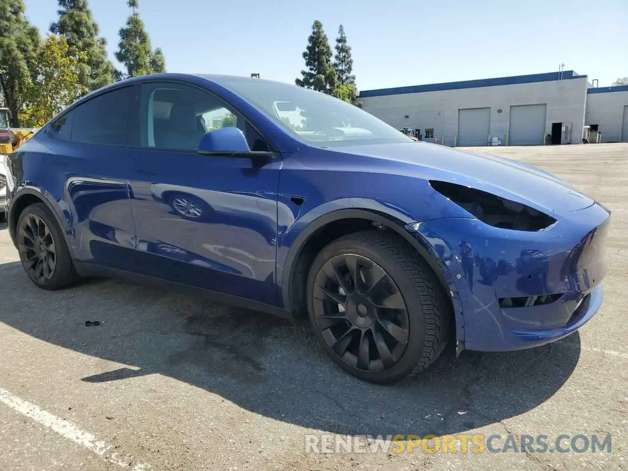 4 Photograph of a damaged car 5YJYGAEE3MF223021 TESLA MODEL Y 2021