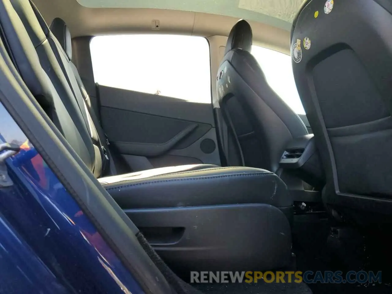 10 Photograph of a damaged car 5YJYGAEE3MF231751 TESLA MODEL Y 2021