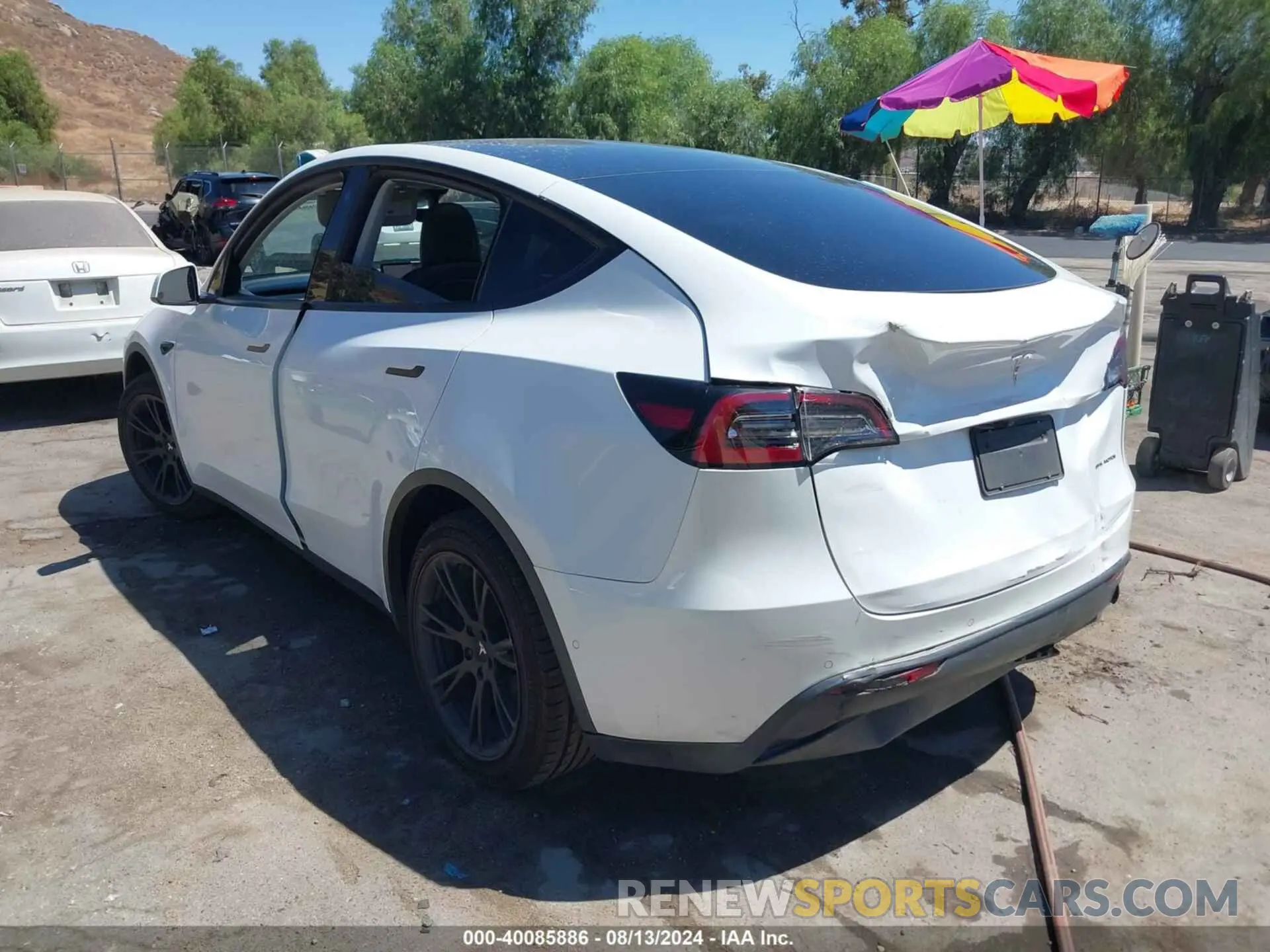 3 Photograph of a damaged car 5YJYGAEE4MF191809 TESLA MODEL Y 2021