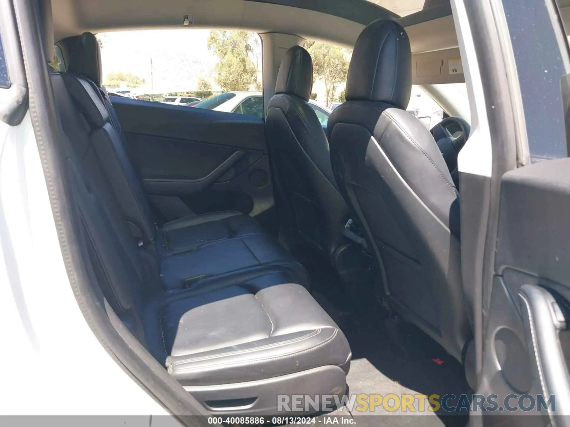 8 Photograph of a damaged car 5YJYGAEE4MF191809 TESLA MODEL Y 2021