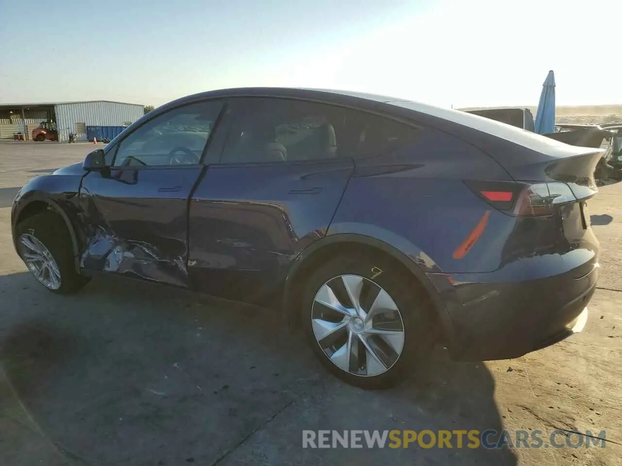 2 Photograph of a damaged car 5YJYGAEE4MF211489 TESLA MODEL Y 2021