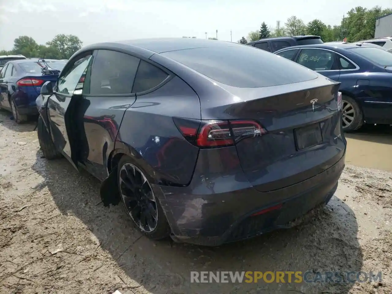 3 Photograph of a damaged car 5YJYGAEE4MF212691 TESLA MODEL Y 2021