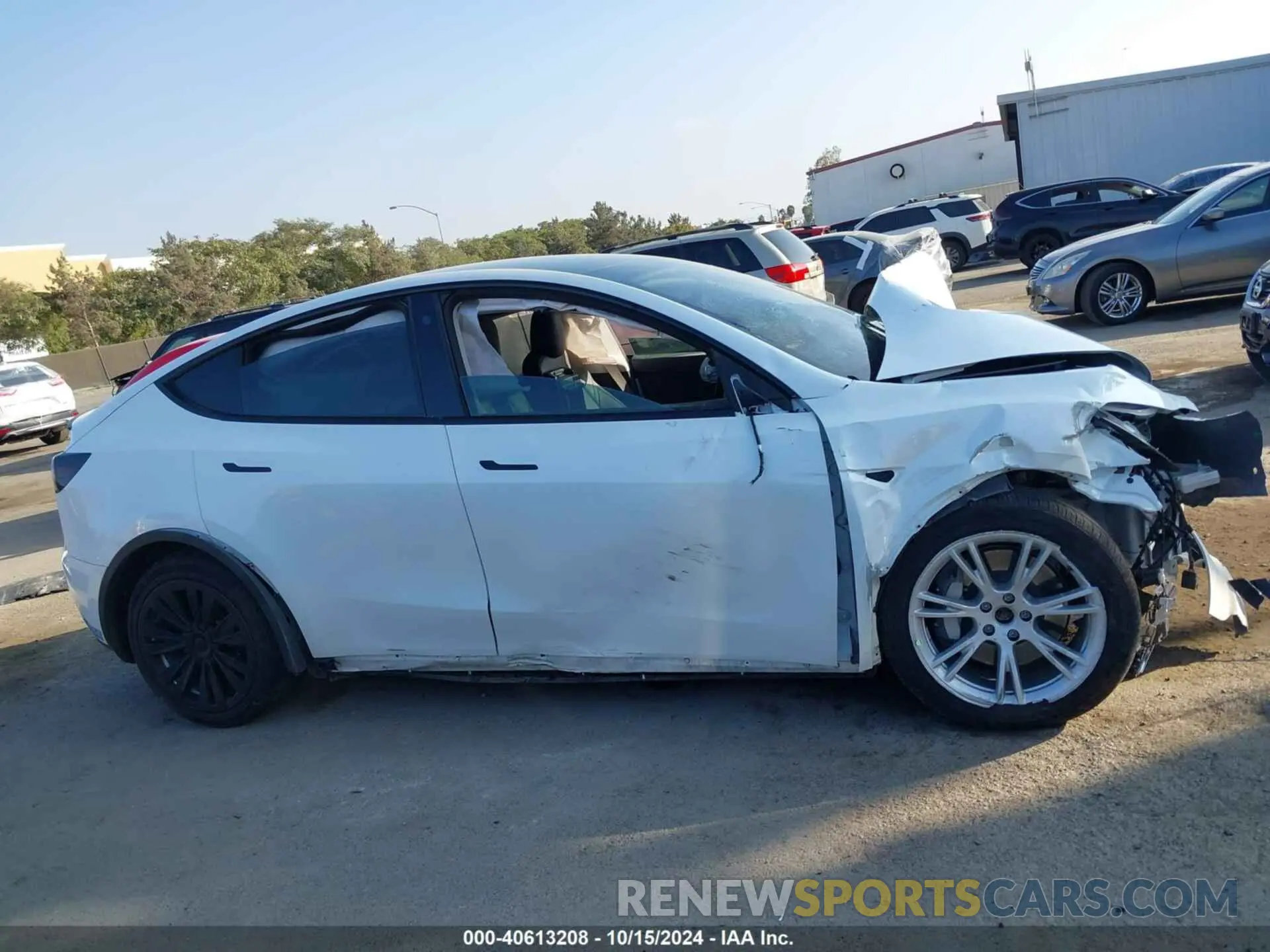 13 Photograph of a damaged car 5YJYGAEE4MF213260 TESLA MODEL Y 2021