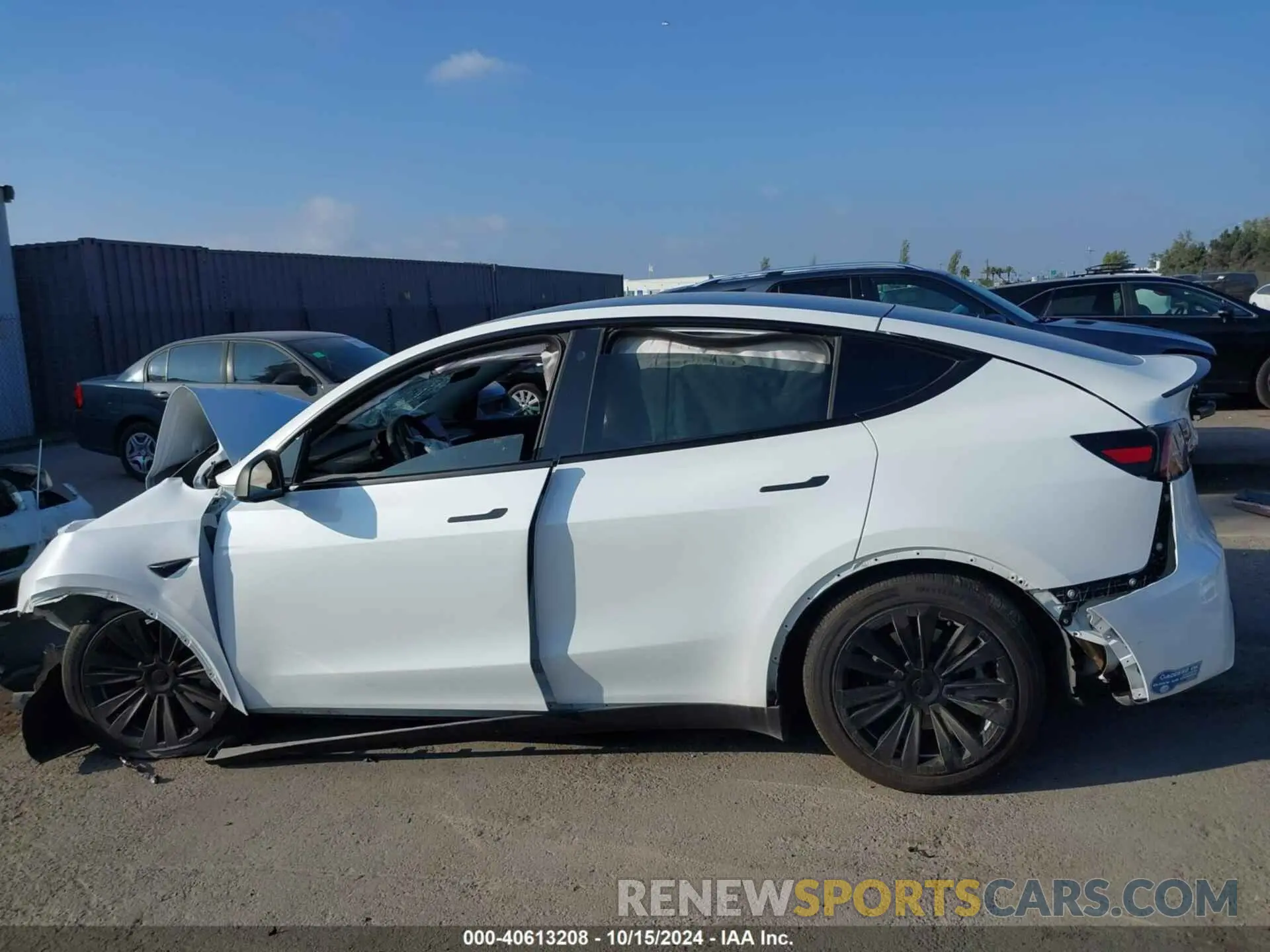 14 Photograph of a damaged car 5YJYGAEE4MF213260 TESLA MODEL Y 2021