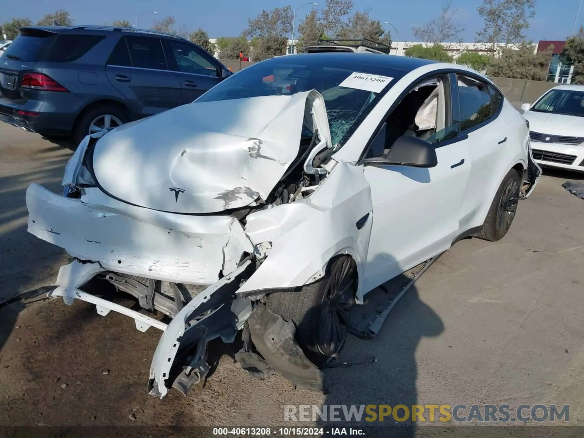 2 Photograph of a damaged car 5YJYGAEE4MF213260 TESLA MODEL Y 2021