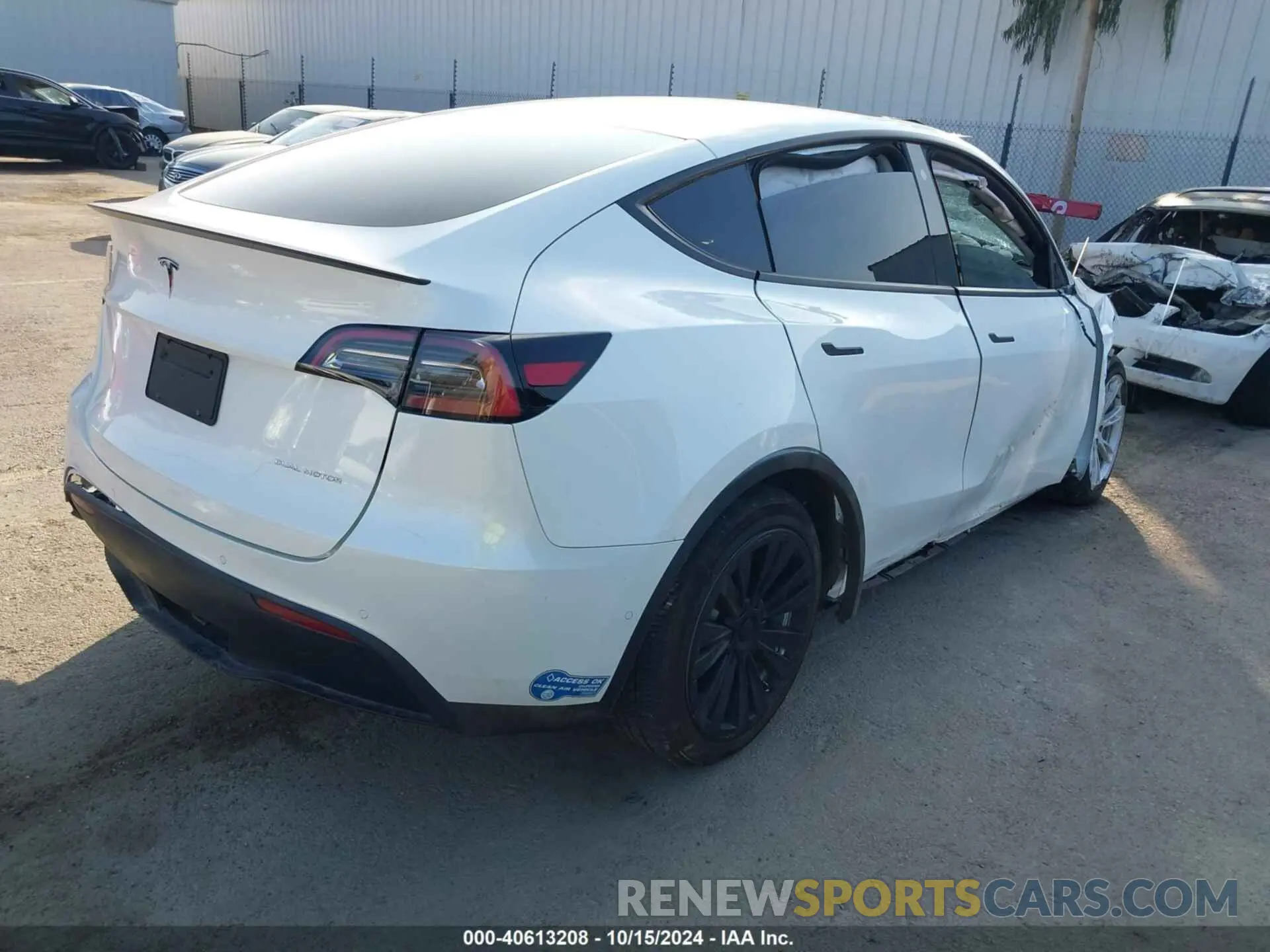 4 Photograph of a damaged car 5YJYGAEE4MF213260 TESLA MODEL Y 2021