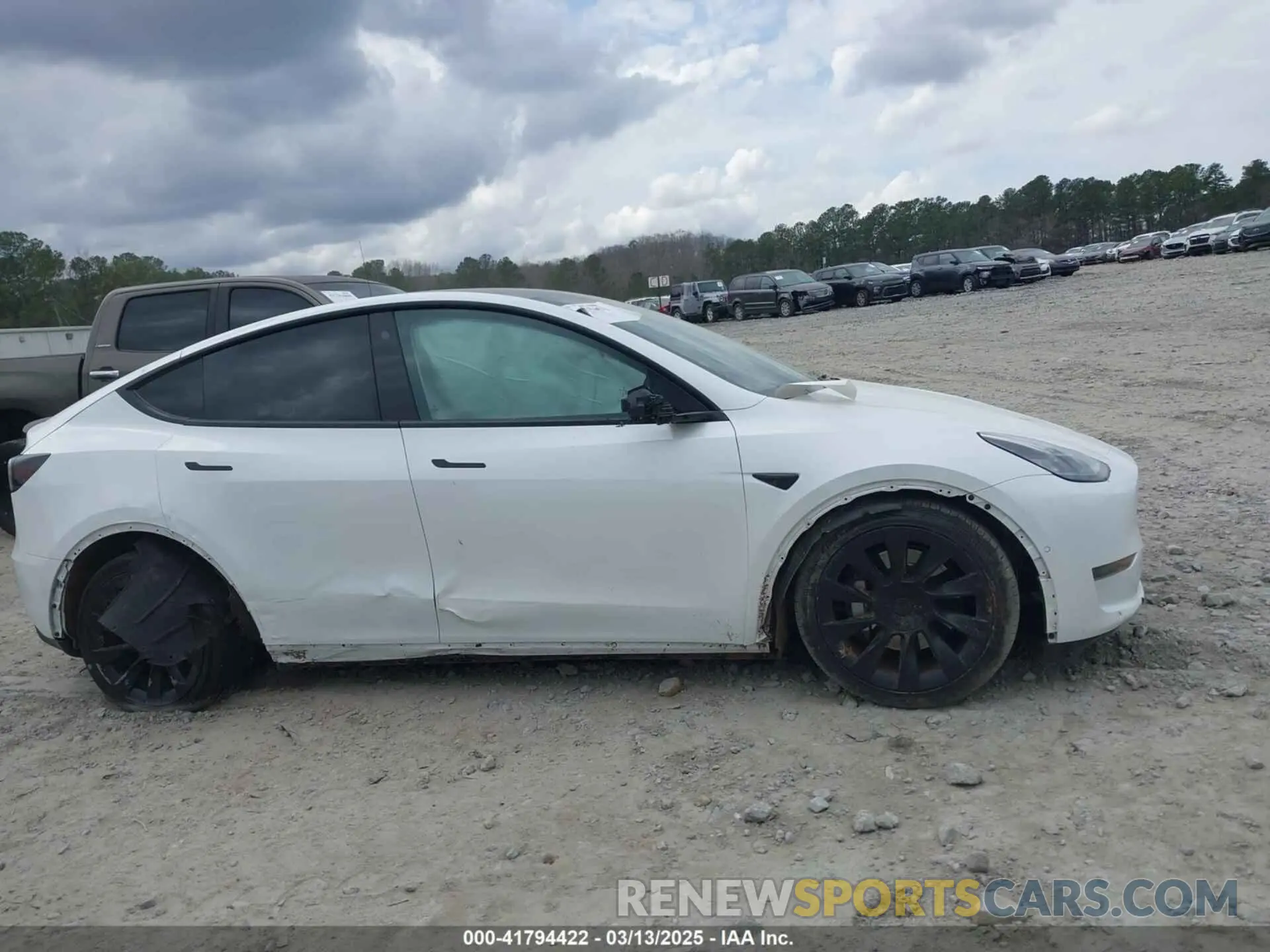 12 Photograph of a damaged car 5YJYGAEE4MF225134 TESLA MODEL Y 2021