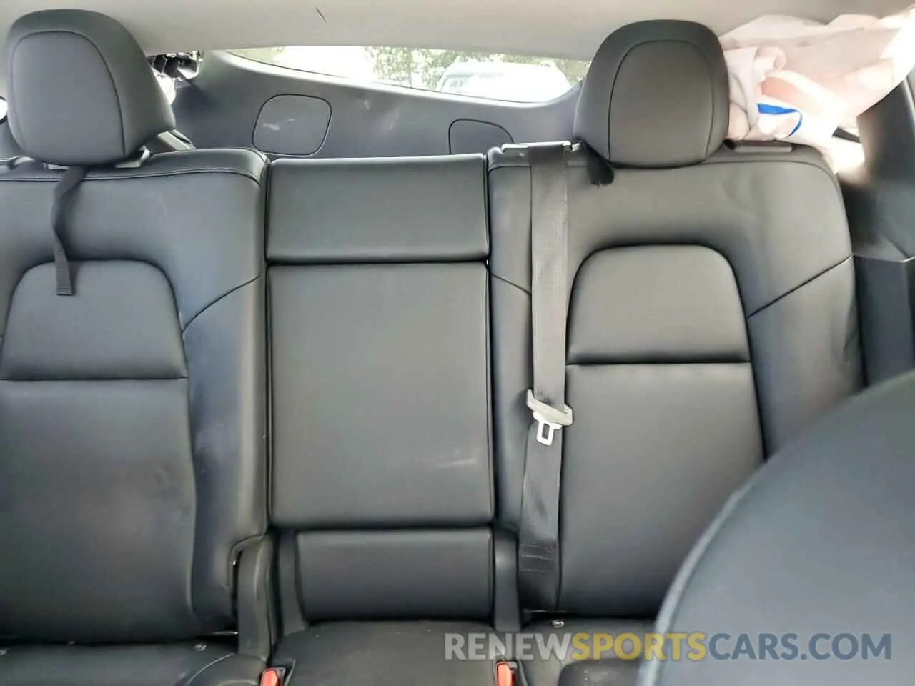 10 Photograph of a damaged car 5YJYGAEE4MF231421 TESLA MODEL Y 2021