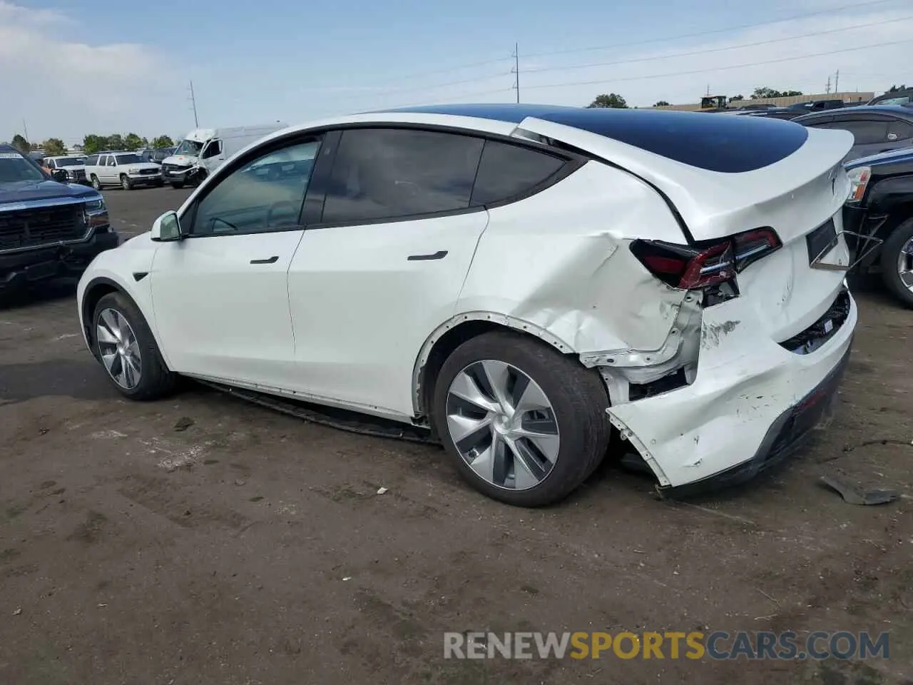 2 Photograph of a damaged car 5YJYGAEE4MF231421 TESLA MODEL Y 2021