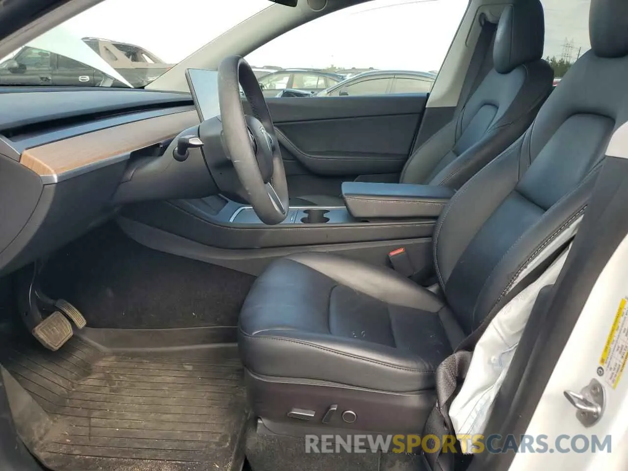 7 Photograph of a damaged car 5YJYGAEE4MF231421 TESLA MODEL Y 2021