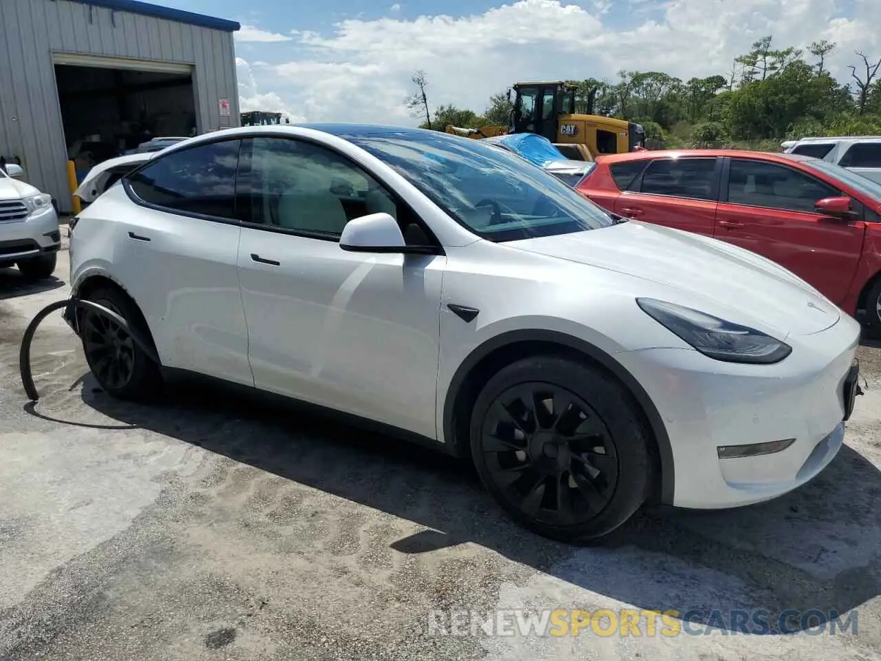4 Photograph of a damaged car 5YJYGAEE4MF266931 TESLA MODEL Y 2021