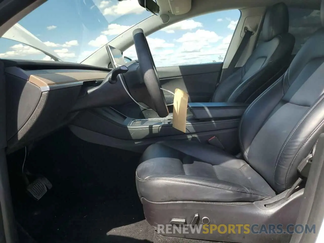 7 Photograph of a damaged car 5YJYGAEE4MF267156 TESLA MODEL Y 2021