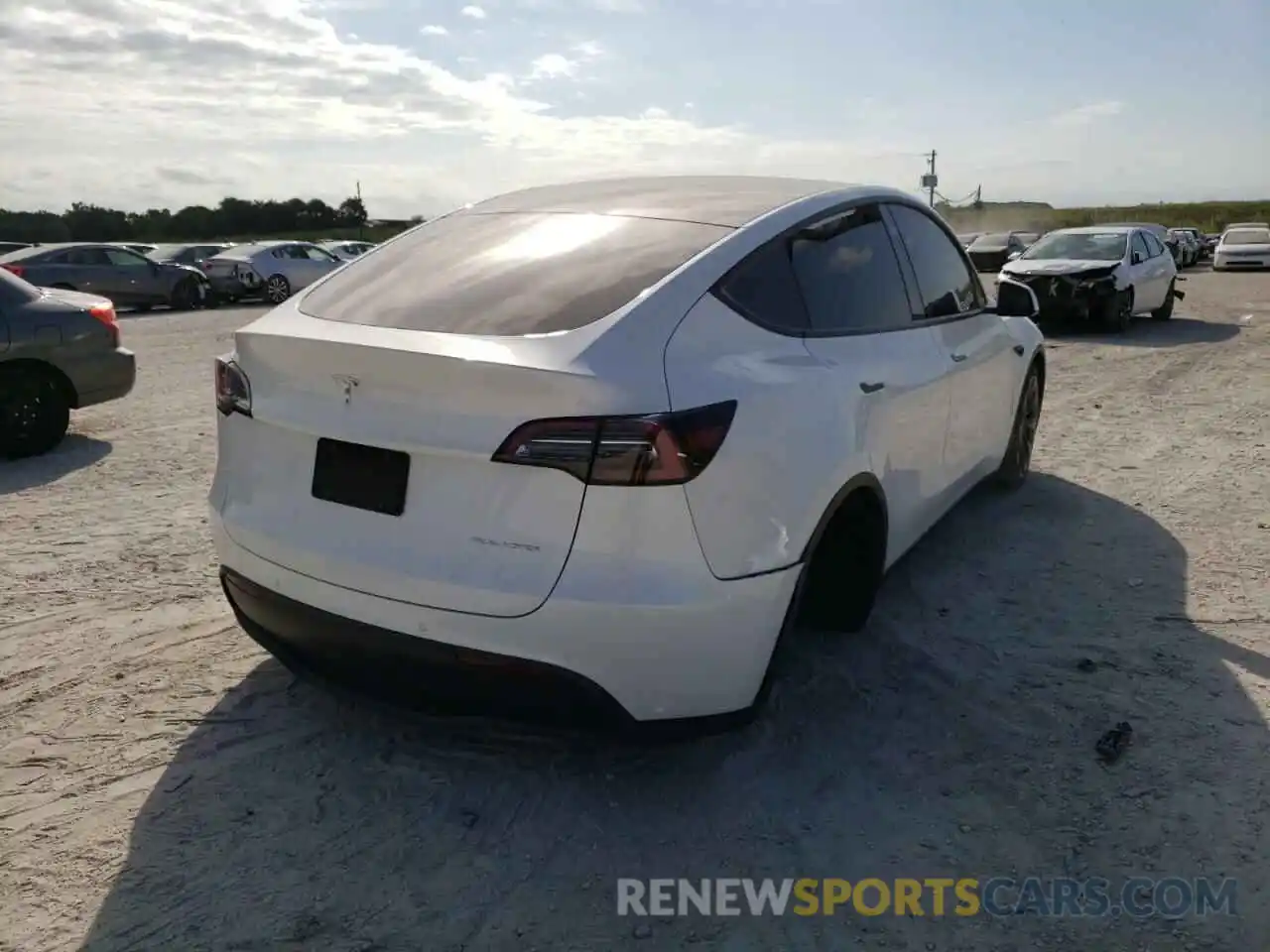 3 Photograph of a damaged car 5YJYGAEE4MF295295 TESLA MODEL Y 2021