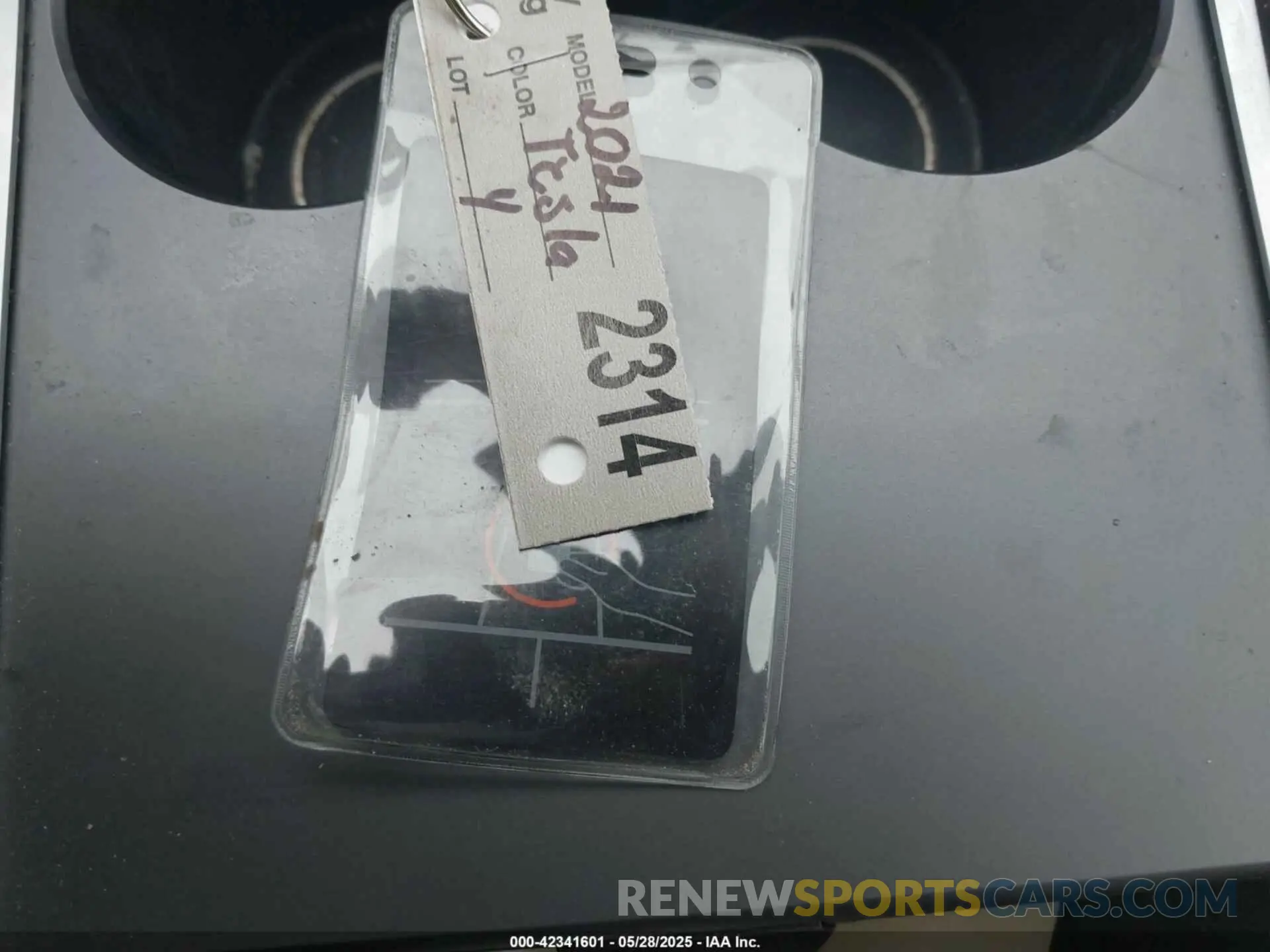 11 Photograph of a damaged car 5YJYGAEE5MF130677 TESLA MODEL Y 2021