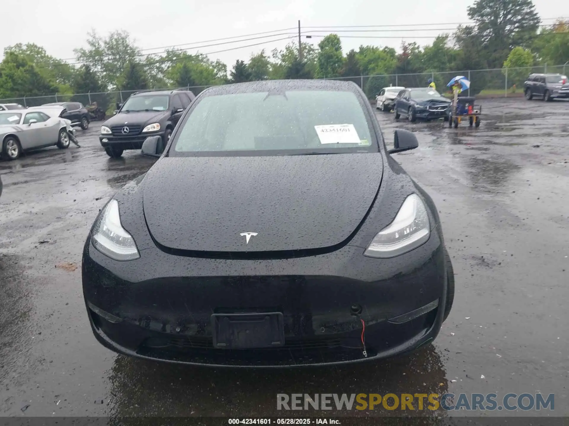 12 Photograph of a damaged car 5YJYGAEE5MF130677 TESLA MODEL Y 2021