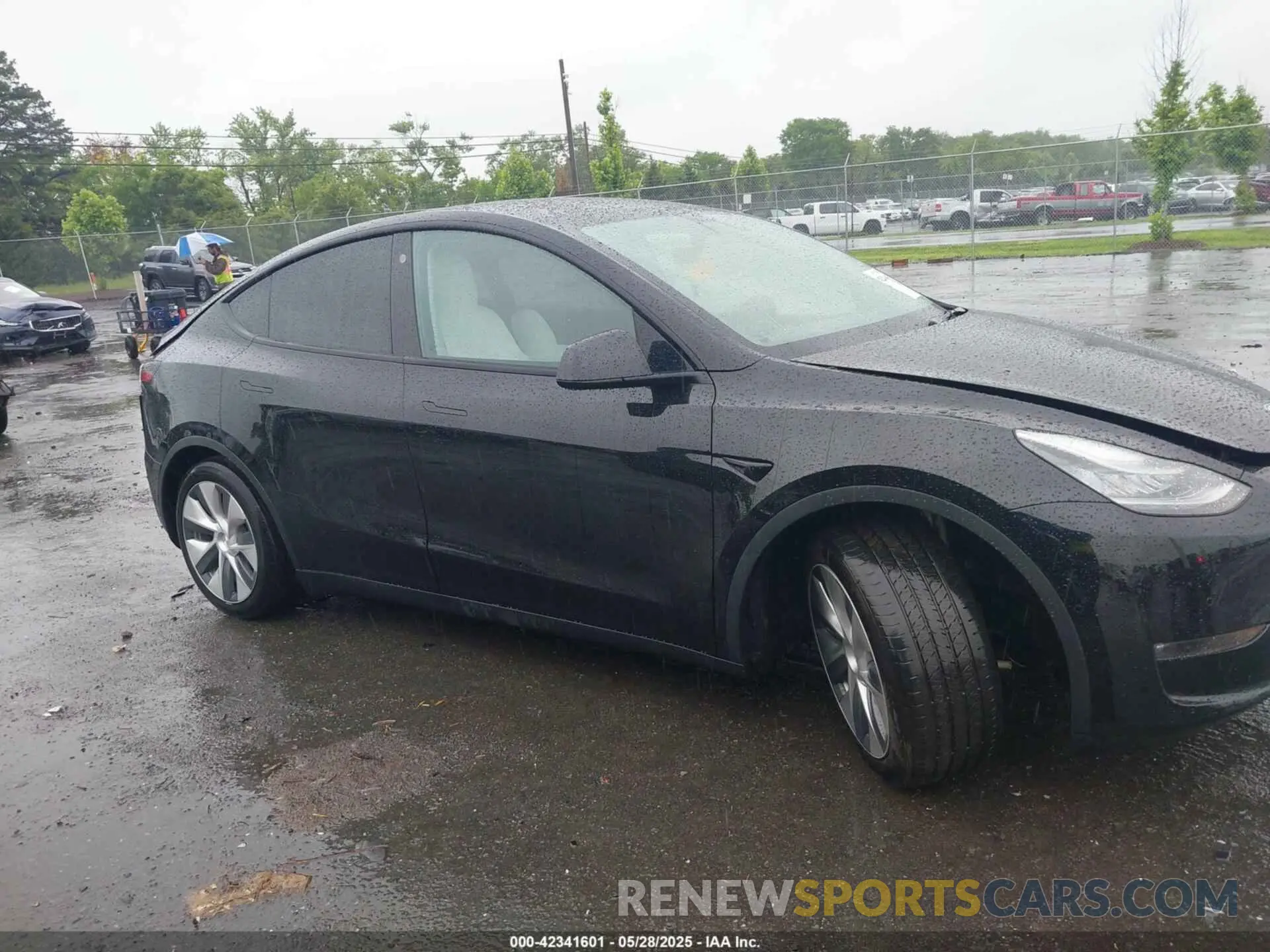 13 Photograph of a damaged car 5YJYGAEE5MF130677 TESLA MODEL Y 2021