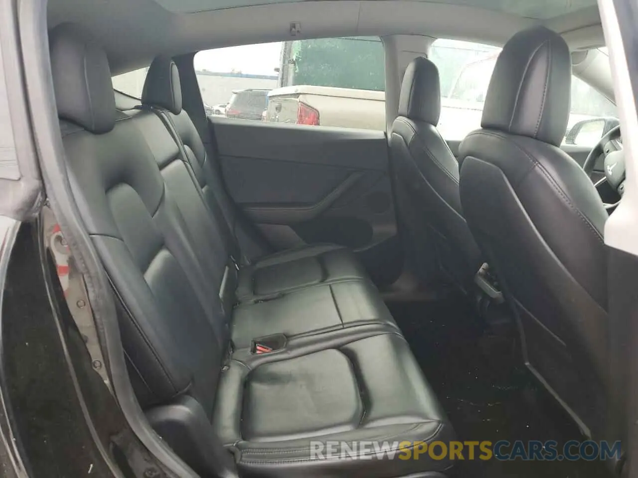 11 Photograph of a damaged car 5YJYGAEE5MF143672 TESLA MODEL Y 2021
