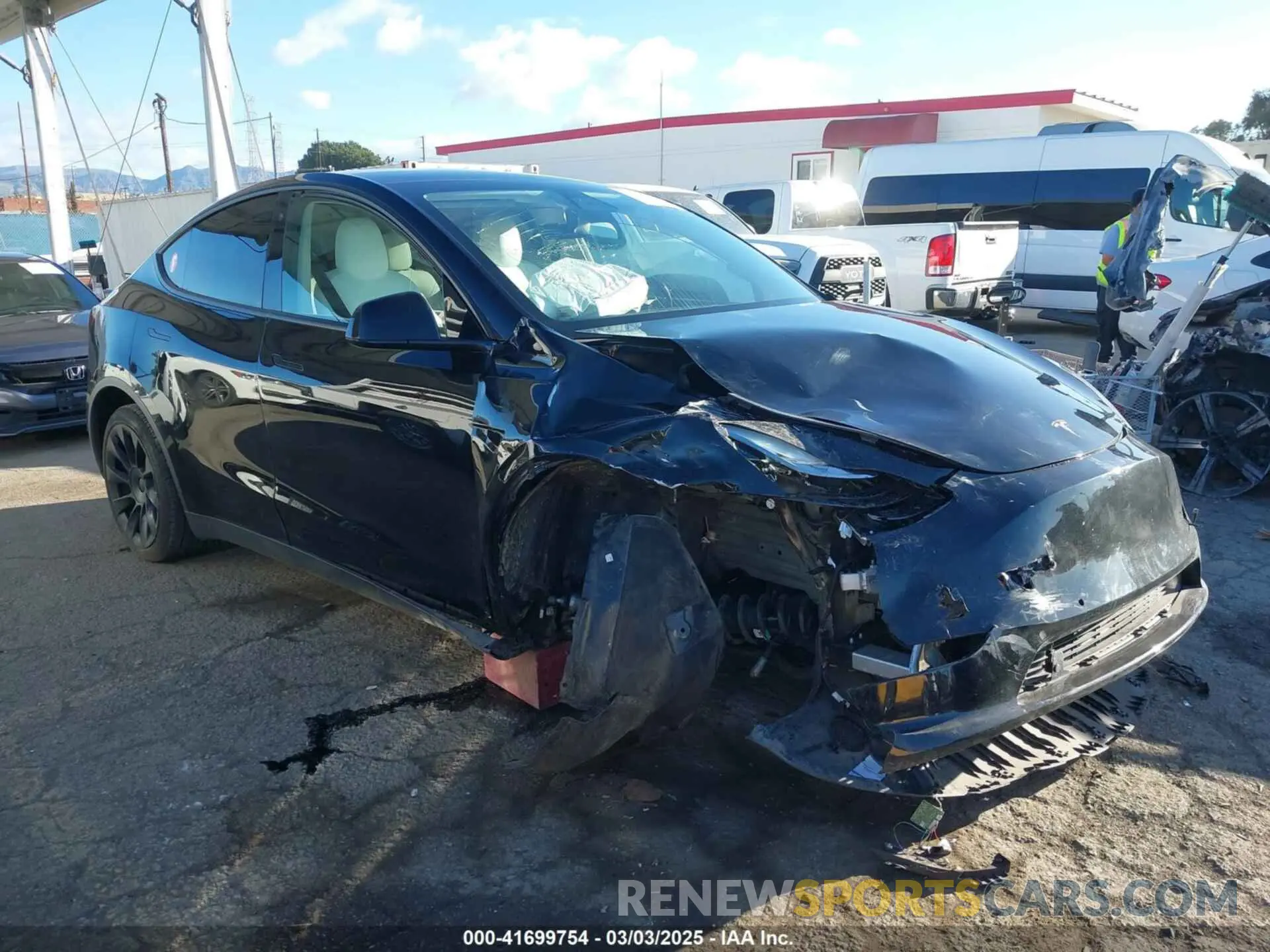 1 Photograph of a damaged car 5YJYGAEE5MF158253 TESLA MODEL Y 2021