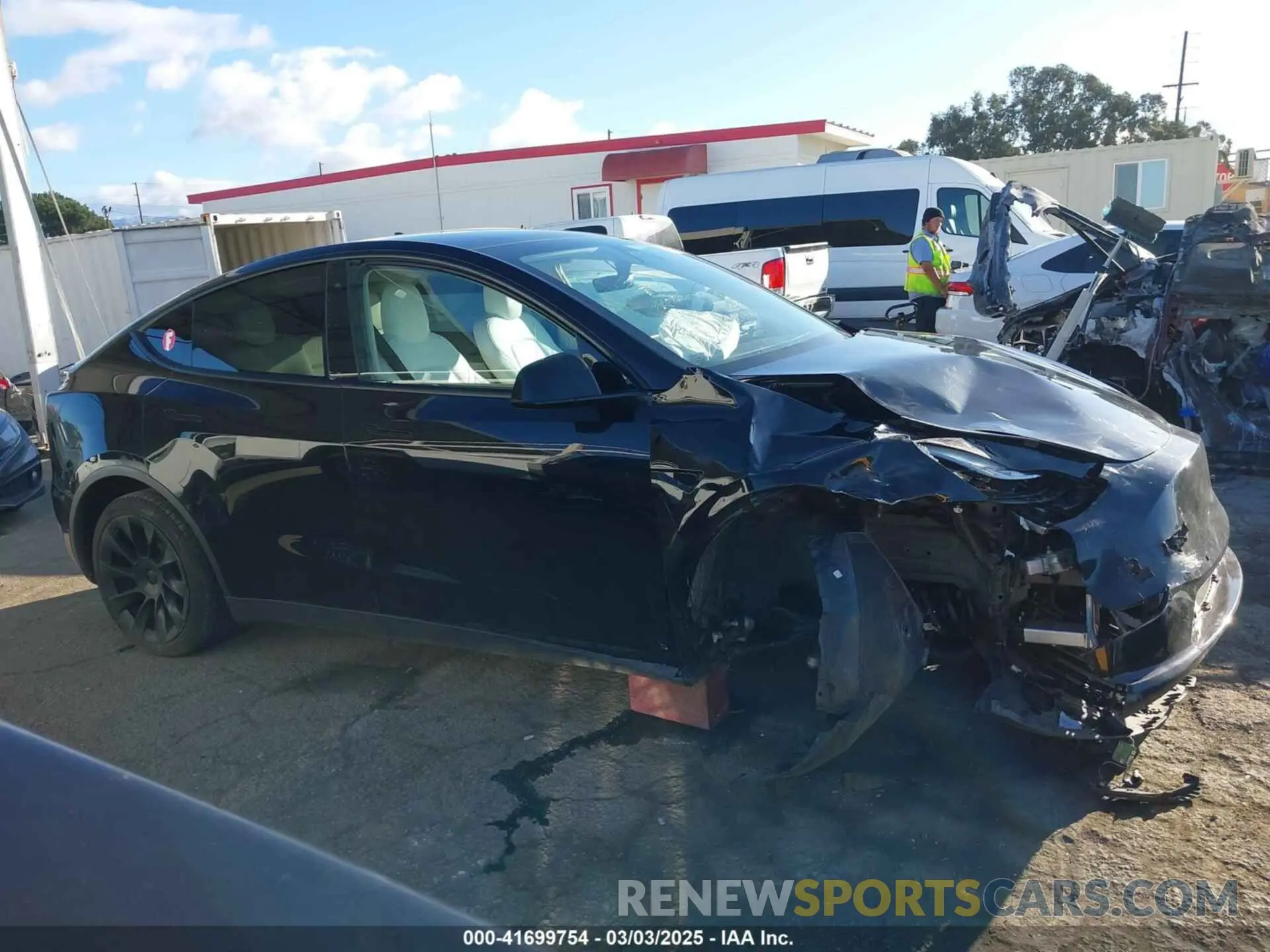 13 Photograph of a damaged car 5YJYGAEE5MF158253 TESLA MODEL Y 2021