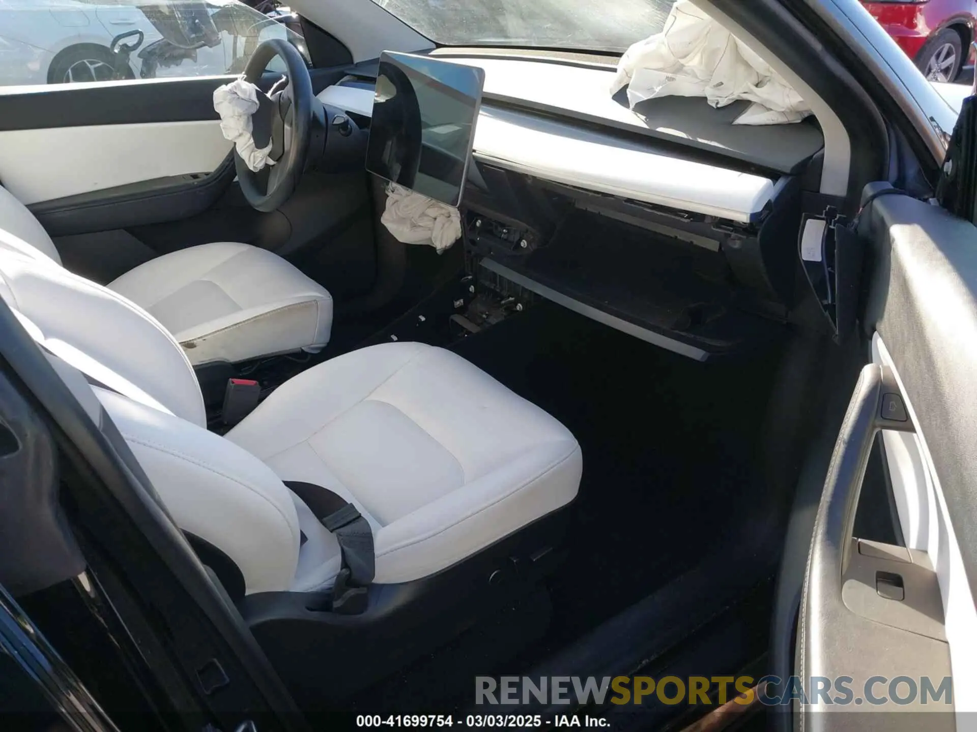 5 Photograph of a damaged car 5YJYGAEE5MF158253 TESLA MODEL Y 2021