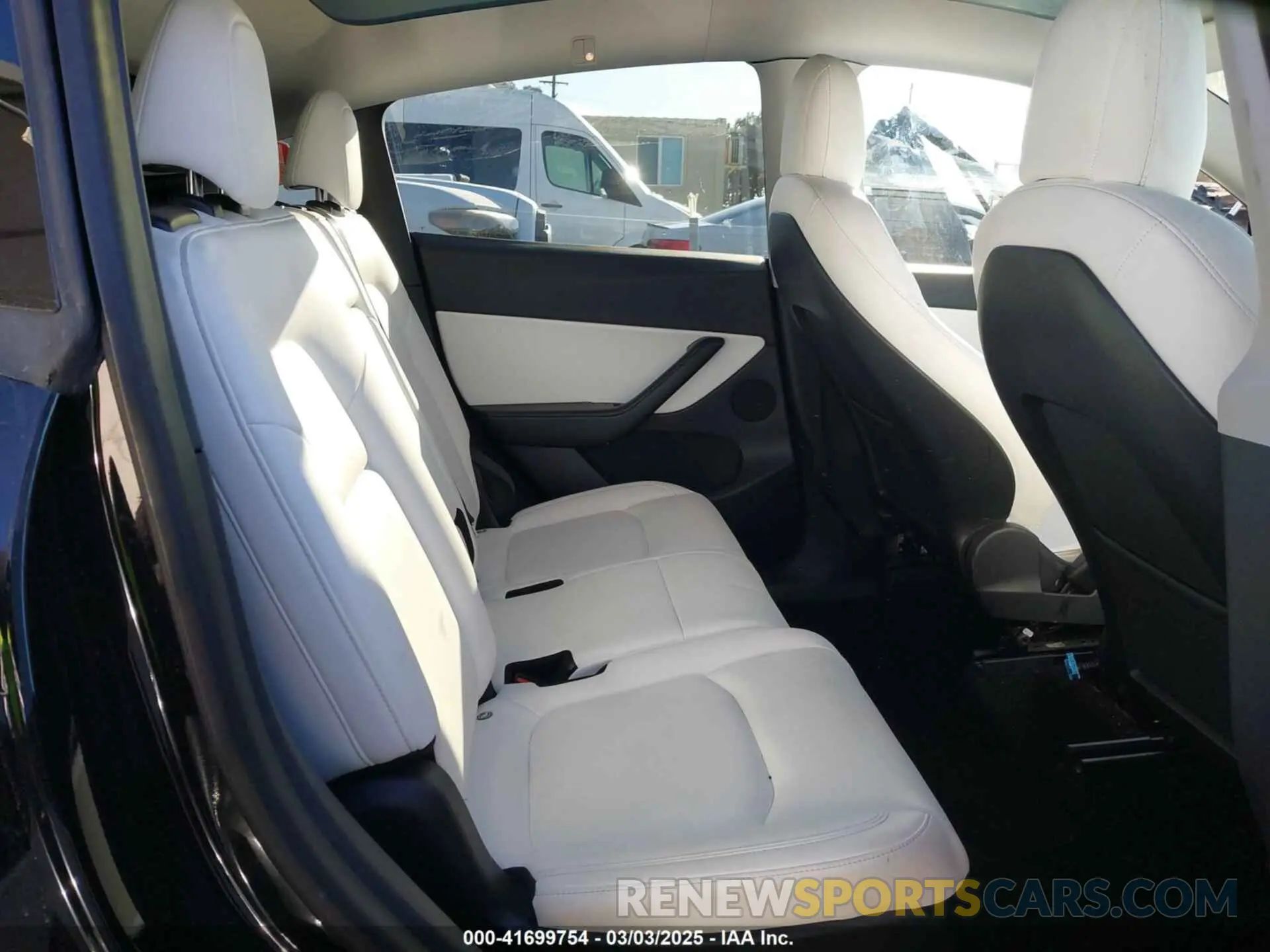 8 Photograph of a damaged car 5YJYGAEE5MF158253 TESLA MODEL Y 2021