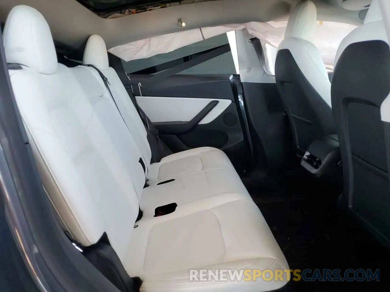 10 Photograph of a damaged car 5YJYGAEE5MF195156 TESLA MODEL Y 2021